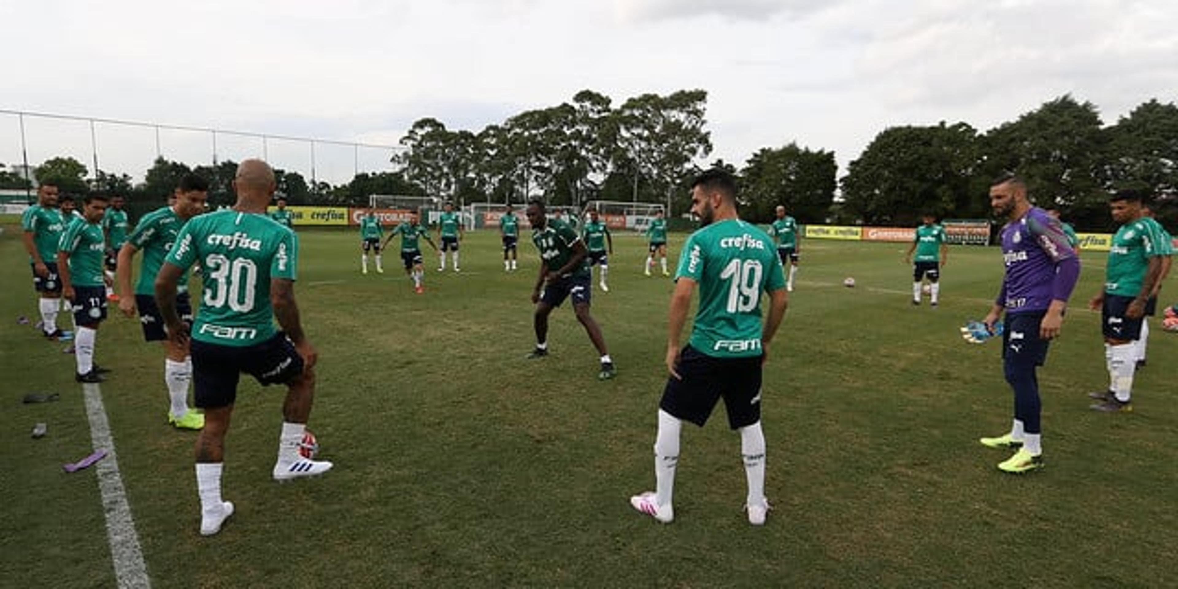 Bolt faz comemoração de Gustagol e é ‘repreendido’ por Deyverson