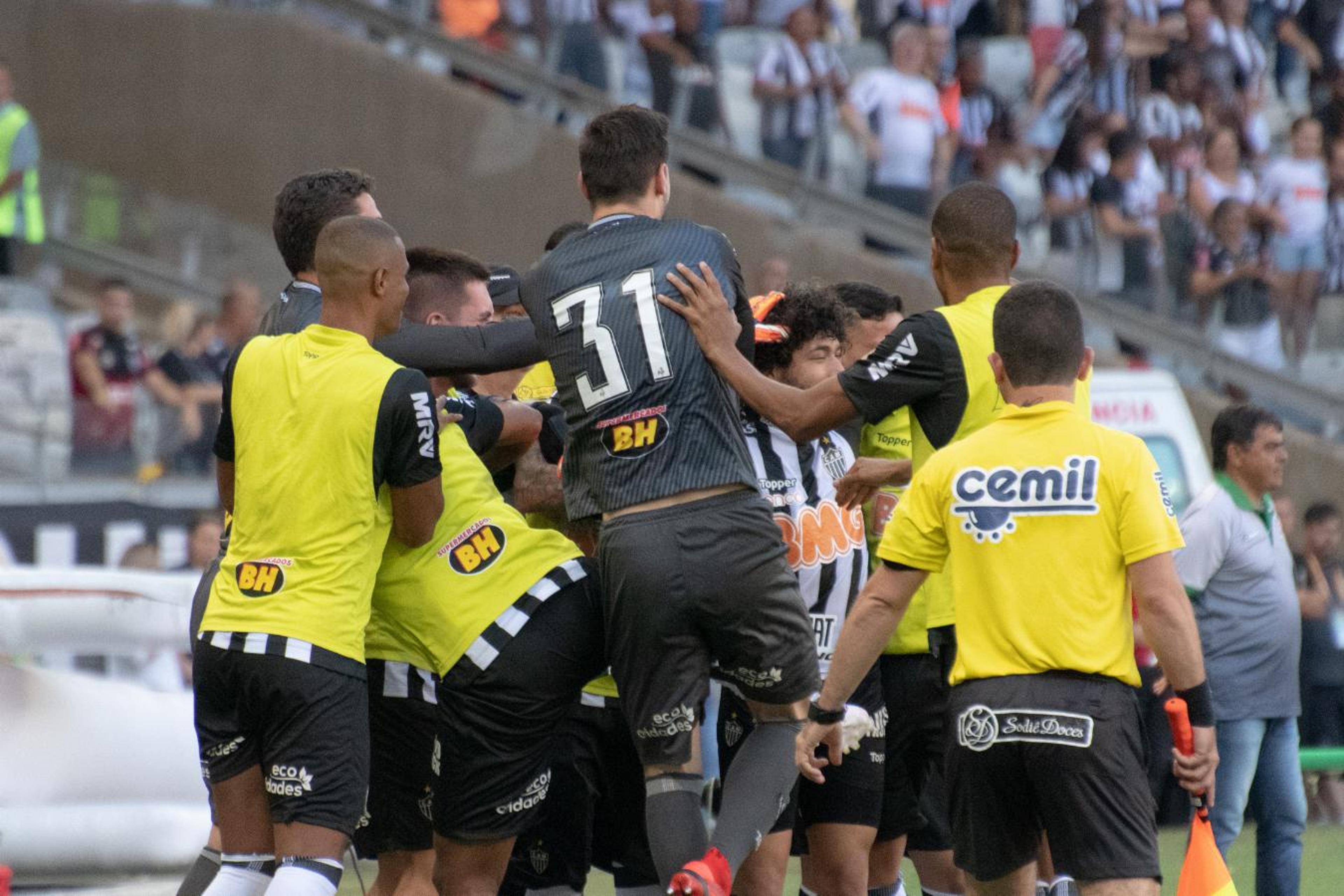 Atlético-MG goleia Boa Esporte e encara Cruzeiro na final do Mineiro