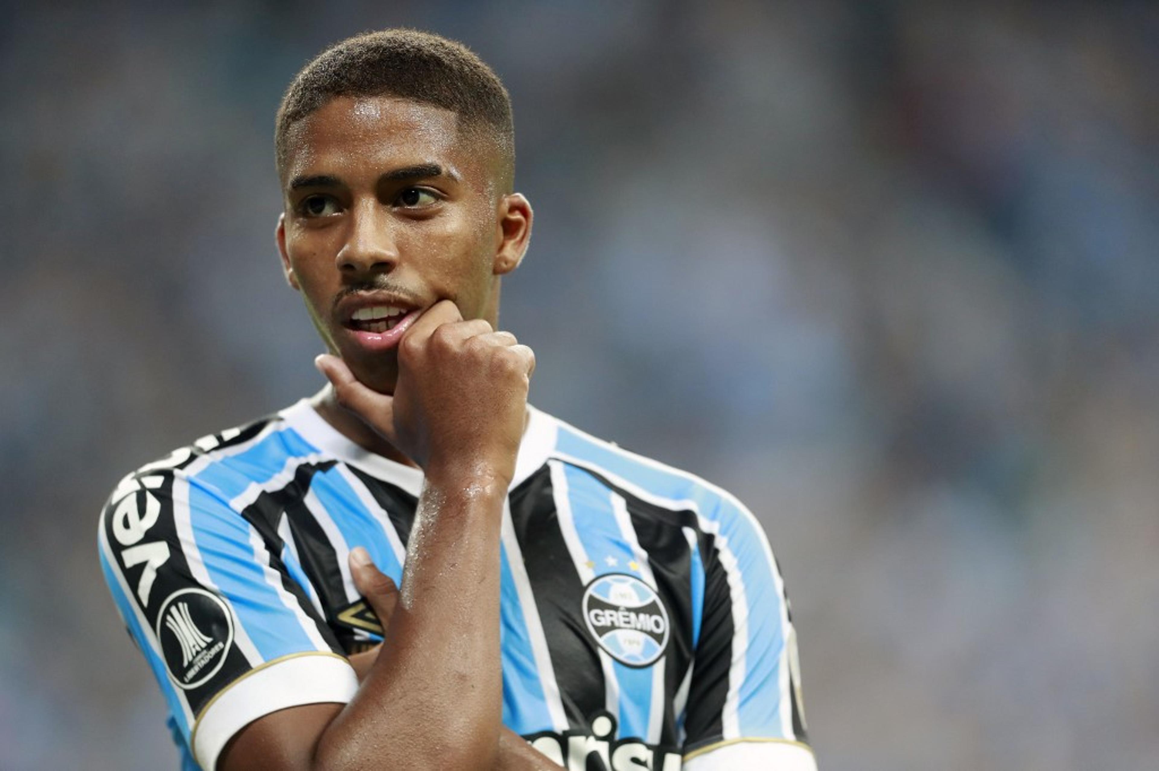 VÍDEO: Aleluia! Renato Gaúcho brinca com joia do Grêmio sobre entrar mais na área