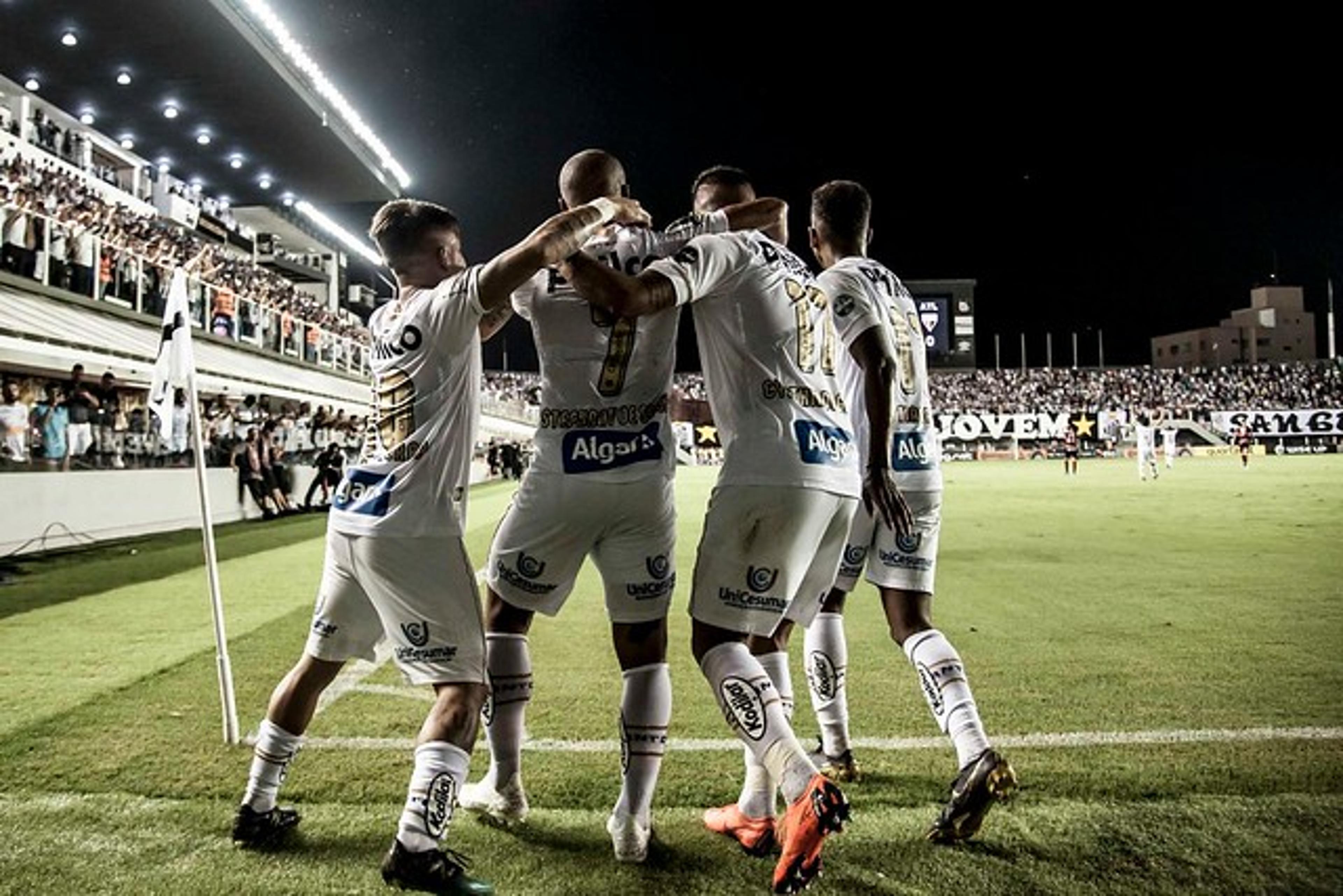 No retorno à Vila, Santos derrota o Atlético-GO e avança na Copa do BR