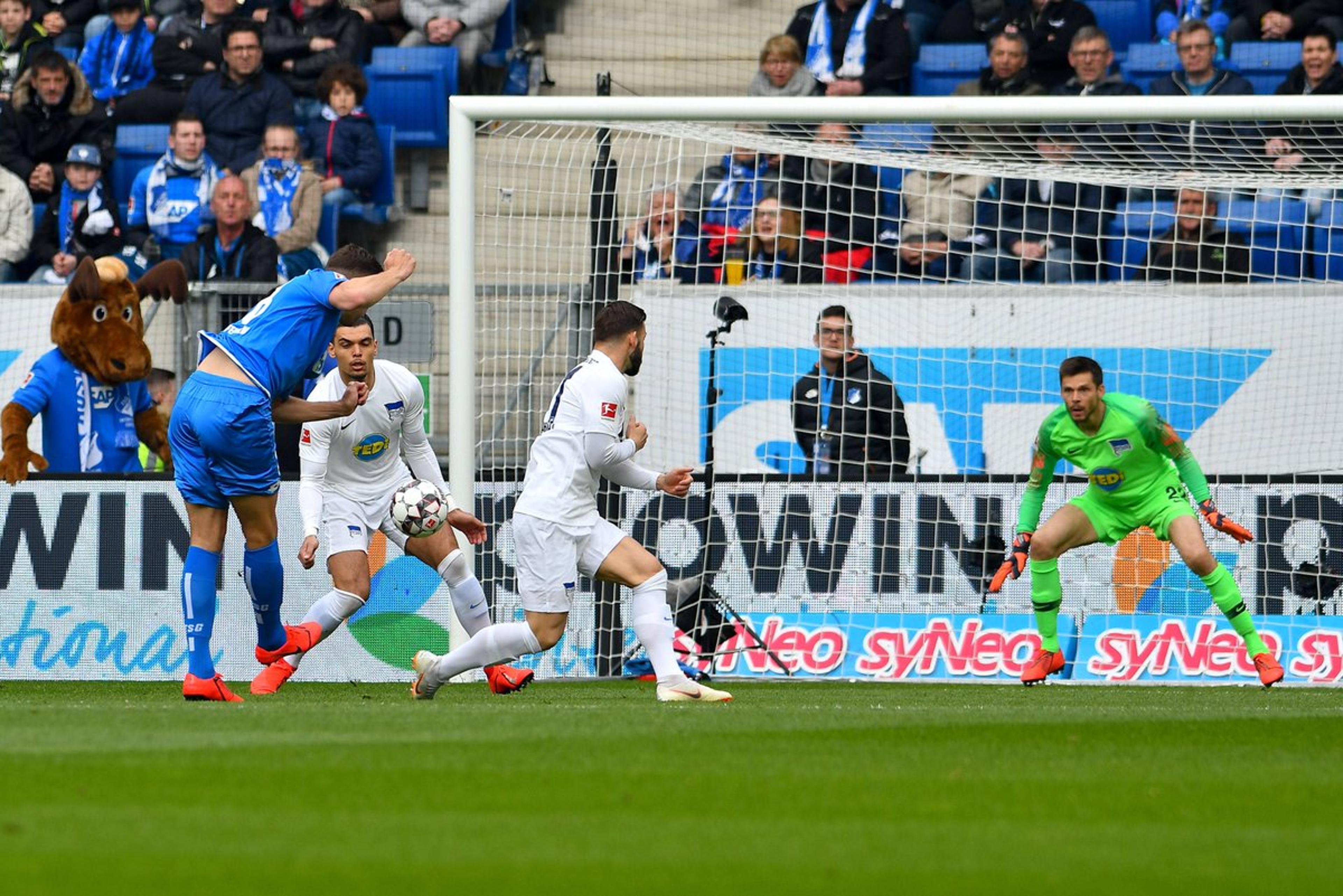 Hoffenheim vence Hertha e segue com sonho de G4 da Bundesliga