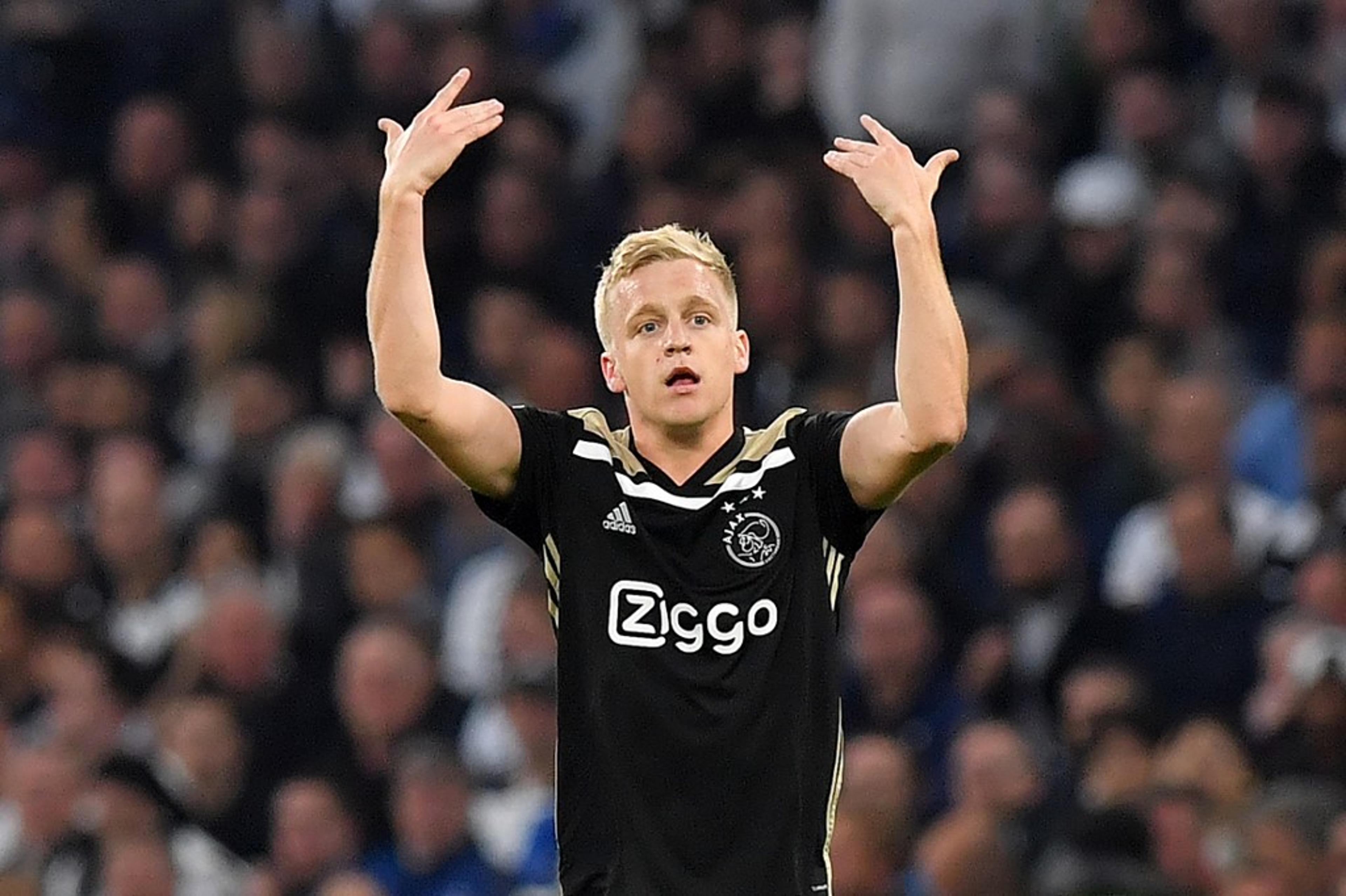 Van de Beek despista sobre futuro: ‘Você nunca sabe o que vai acontecer’