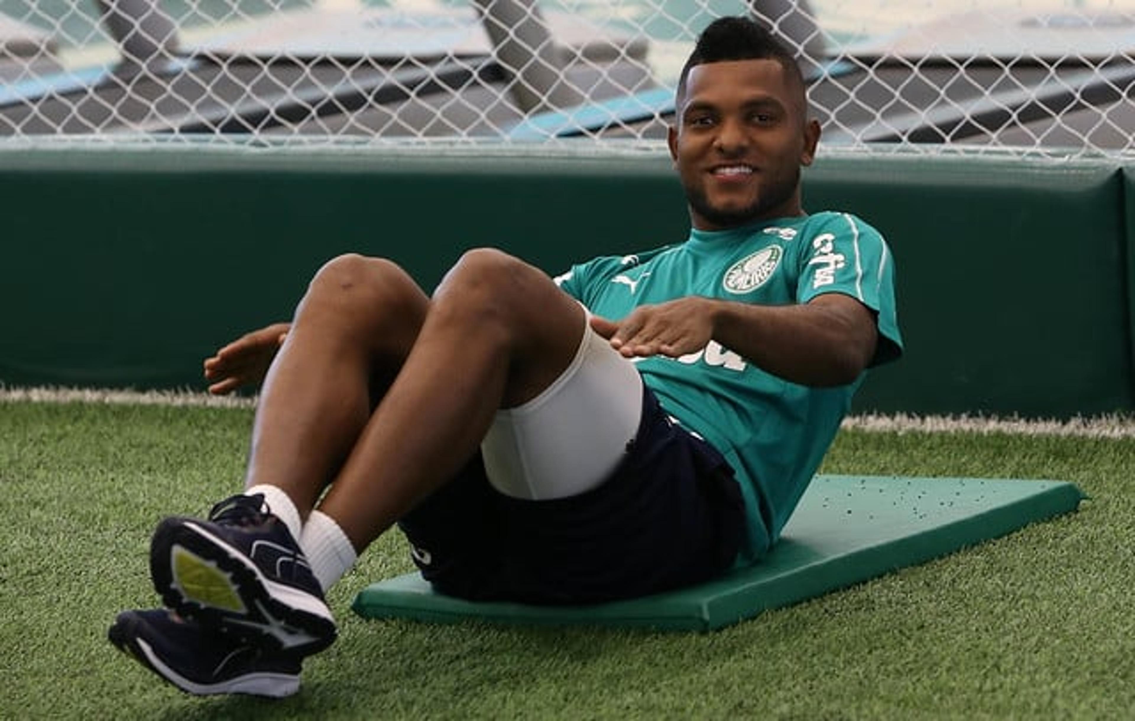 Exame descarta lesão grave no joelho e Borja já realiza treino no Palmeiras