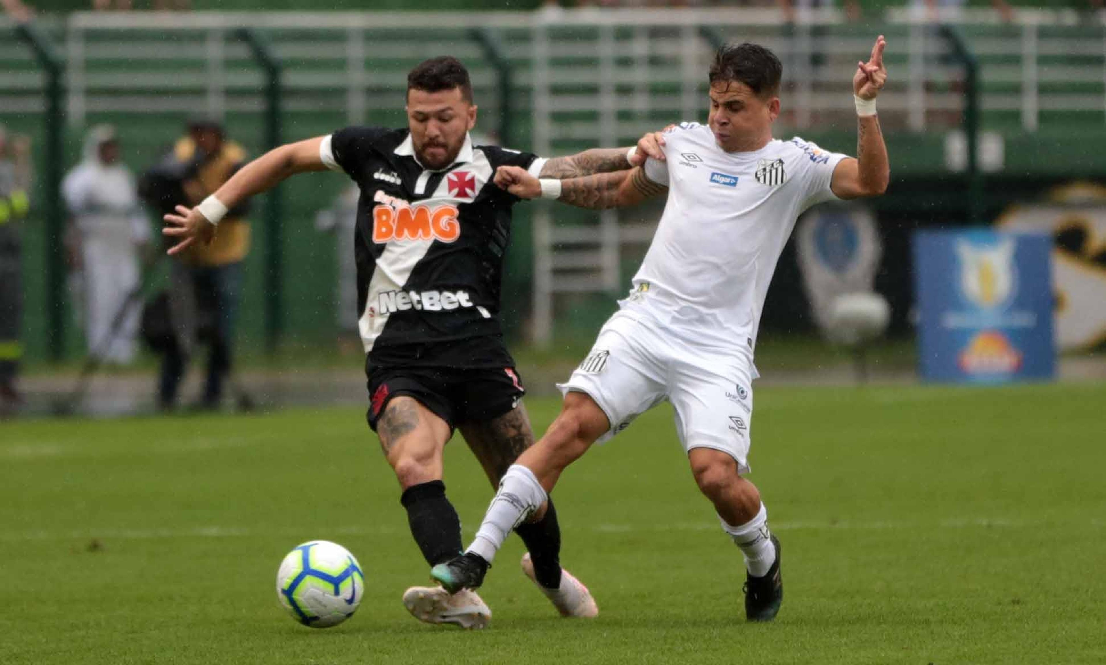 Baile do Santos e falhas de Sidão: Vasco sofre e perde mais uma