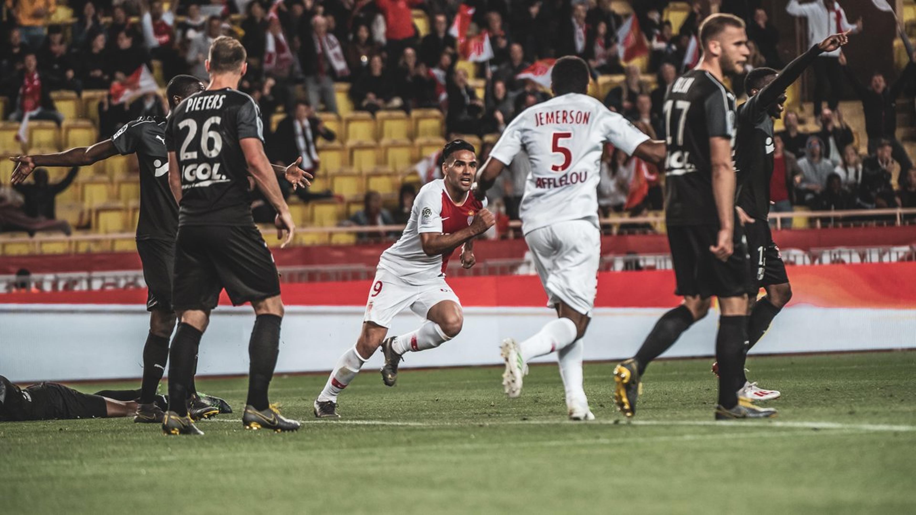 Monaco vence confronto direto e respira no Campeonato Francês