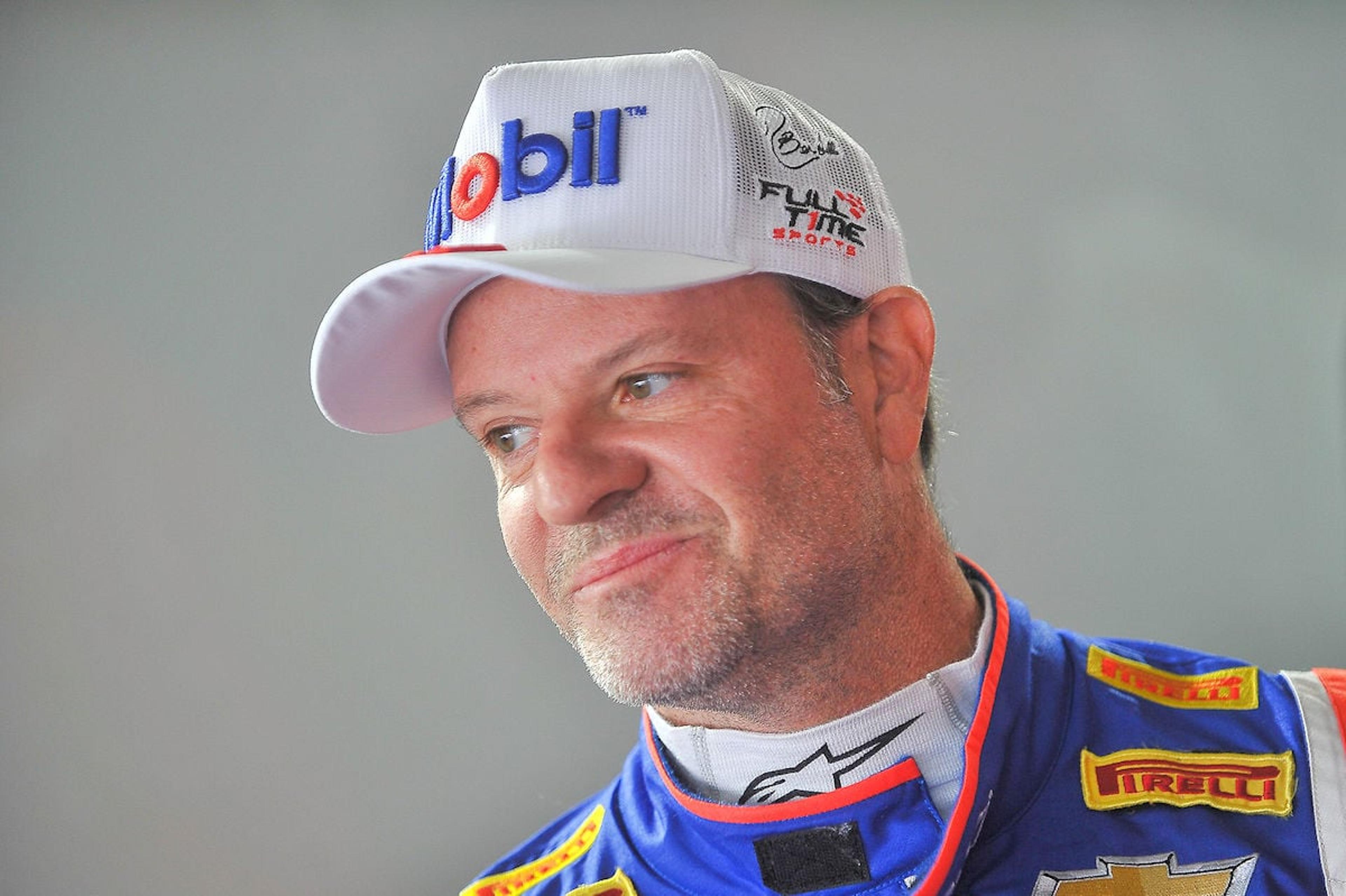 ‘Acabou com metade do meu dinheiro’, relembra Rubinho Barrichello sobre compra de jatinho