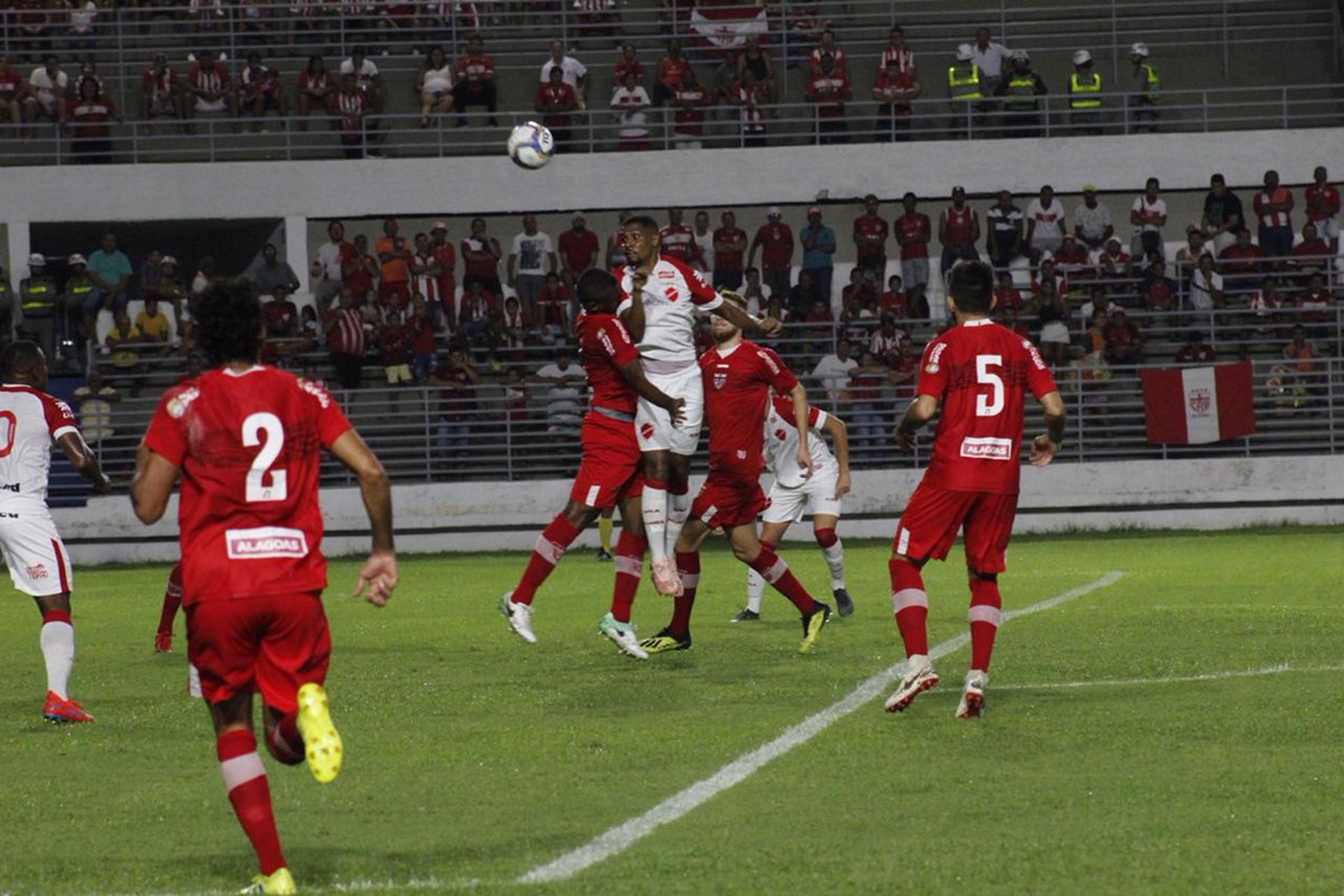 Em jogo equilibrado, CRB e Vila Nova empatam no Rei Pelé