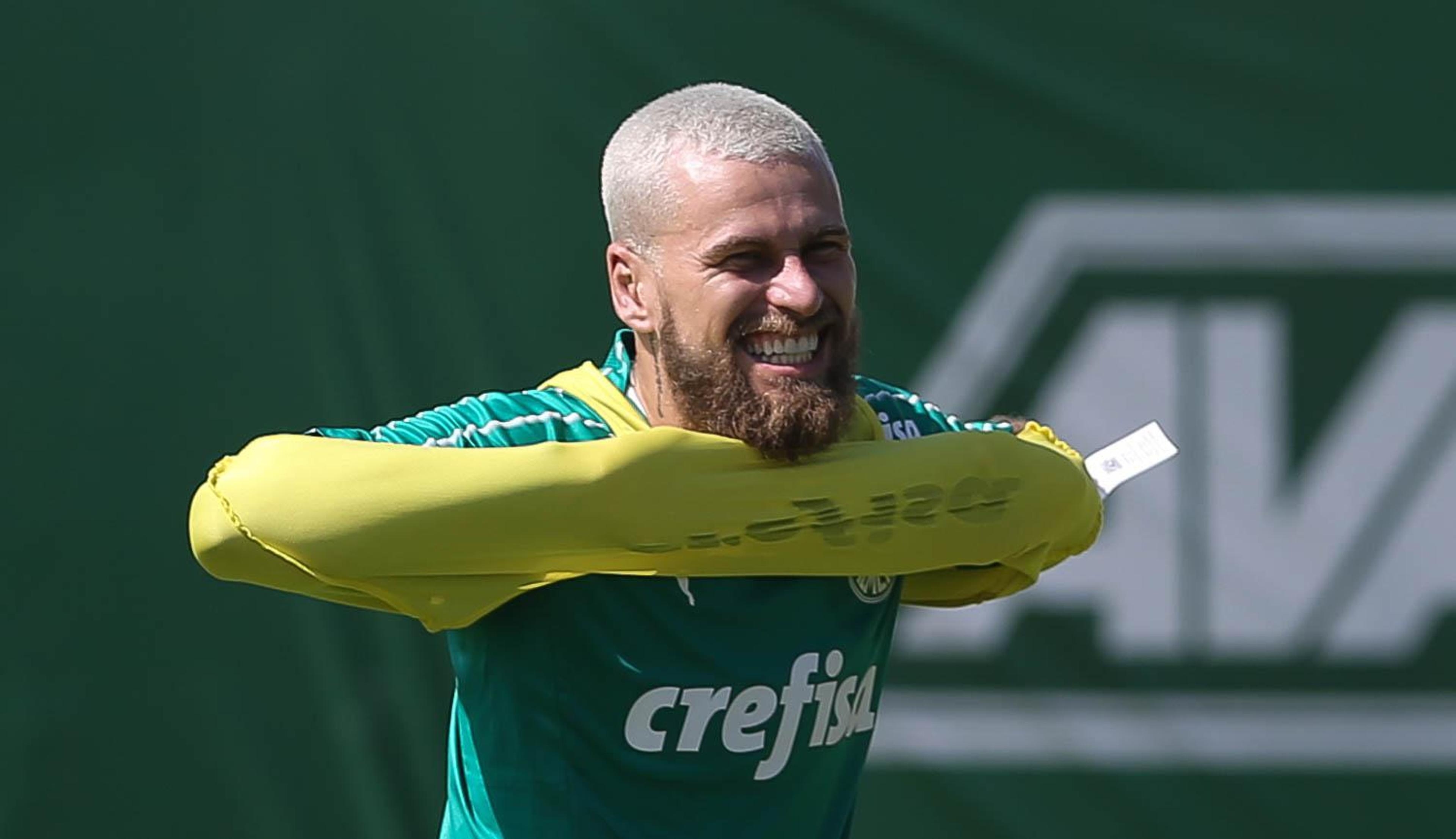 Lucas Lima aponta sua evolução no Palmeiras: aprendeu a jogar sem bola