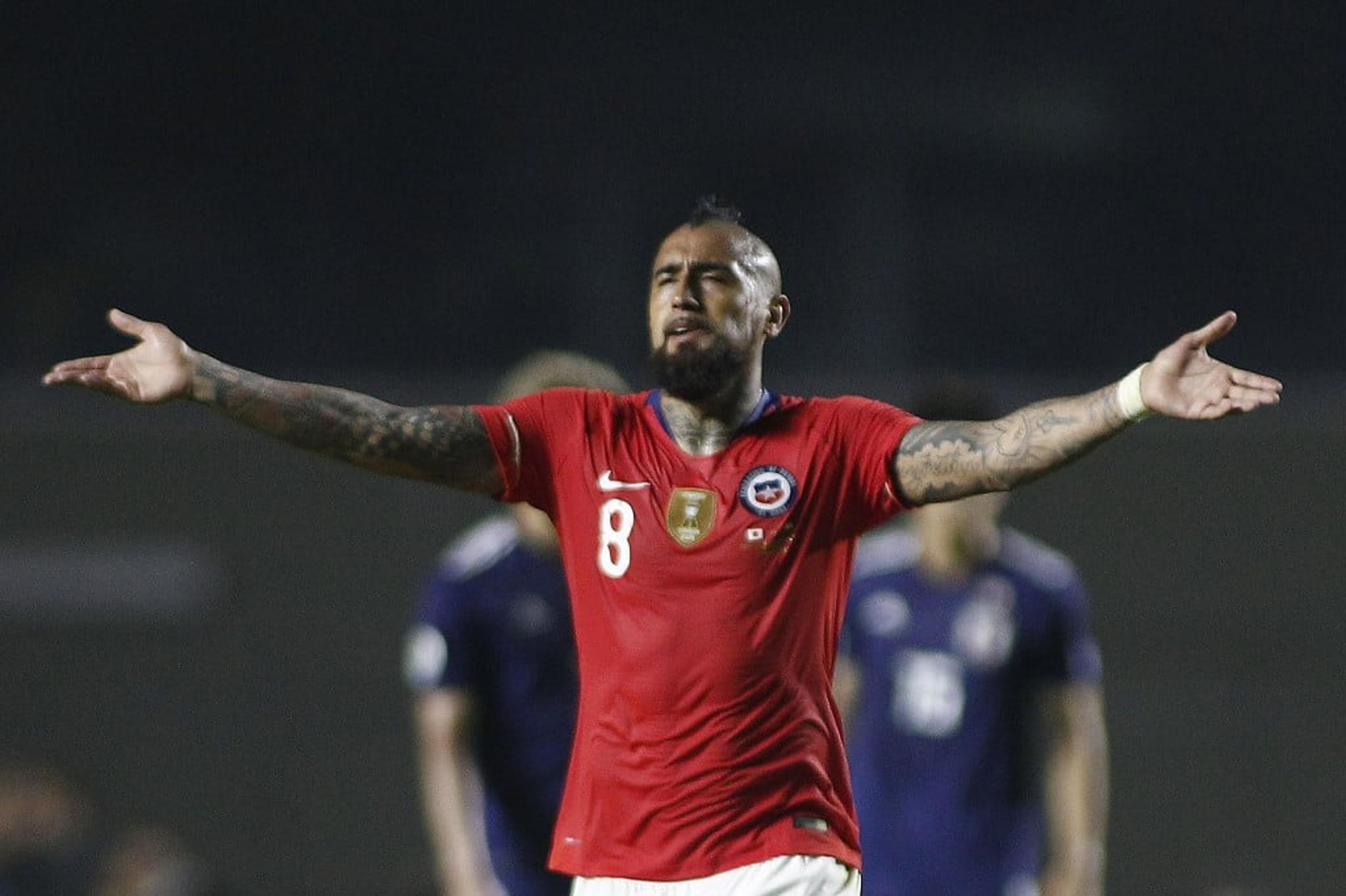 Arturo Vidal comemora estreia com o pé direito na Copa América