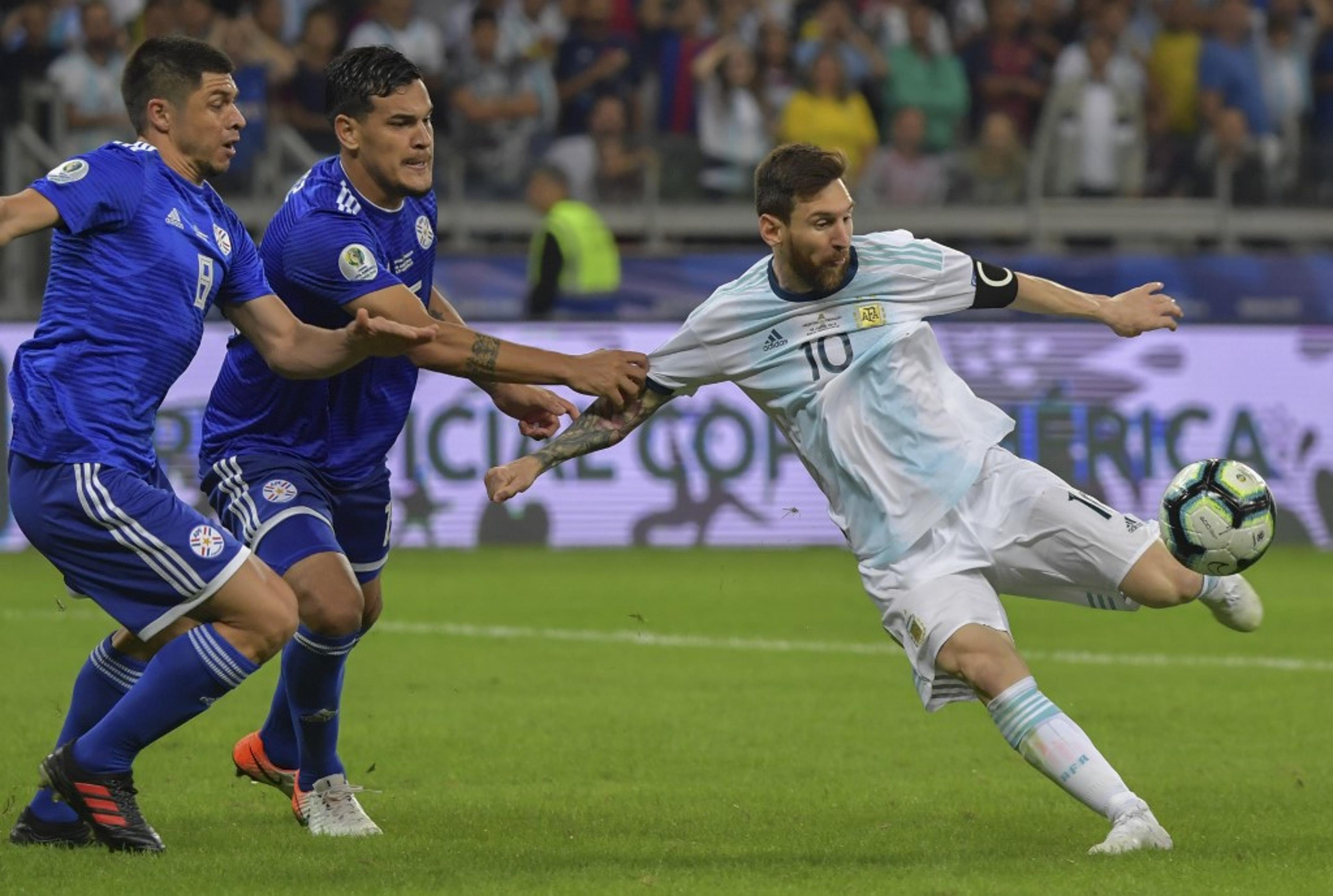 VÍDEO: Veja os melhores momentos do empate entre Argentina e Paraguai no Mineirão