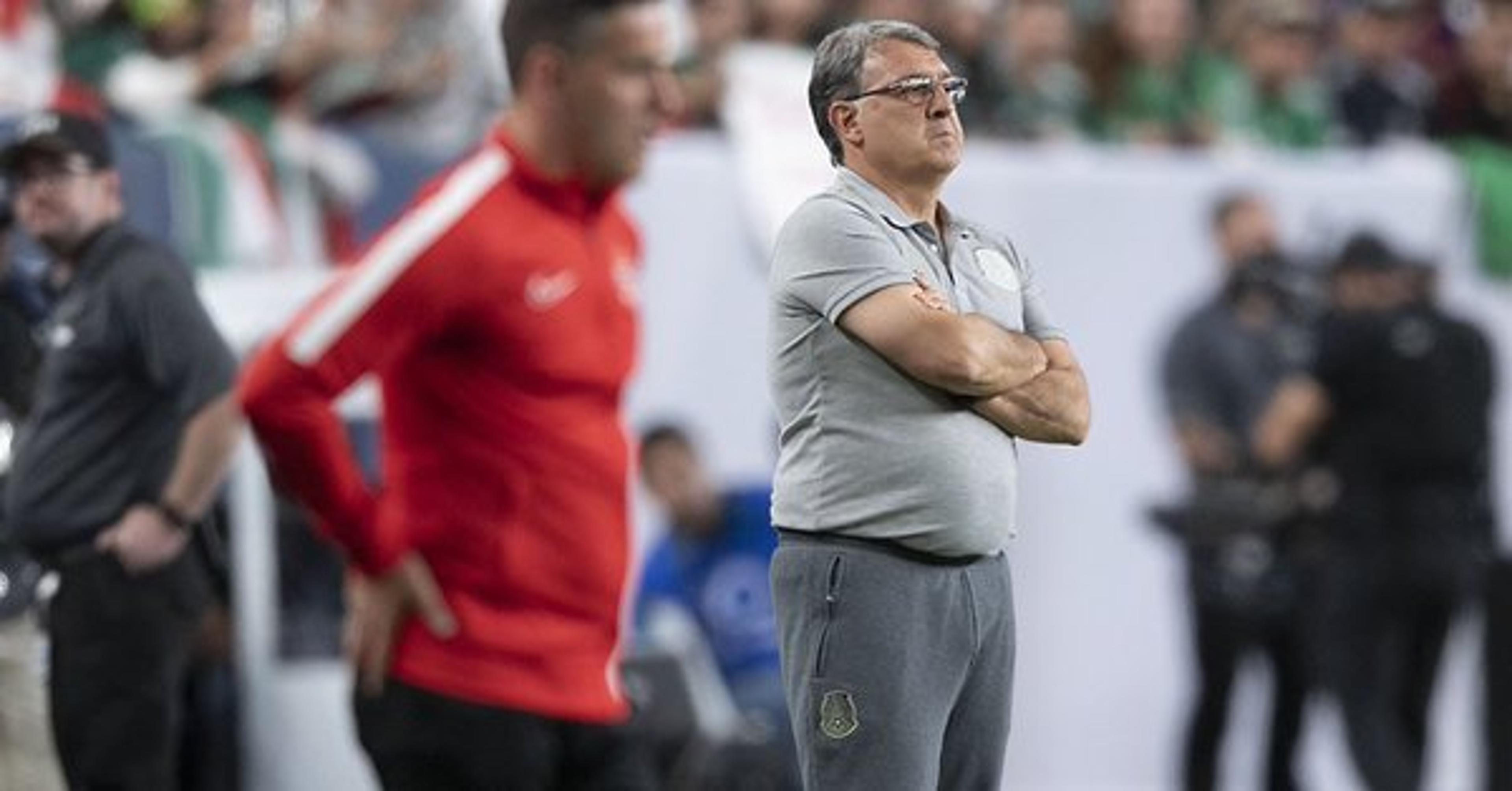 Técnico do México se irrita em coletiva e pede VAR na Copa Ouro