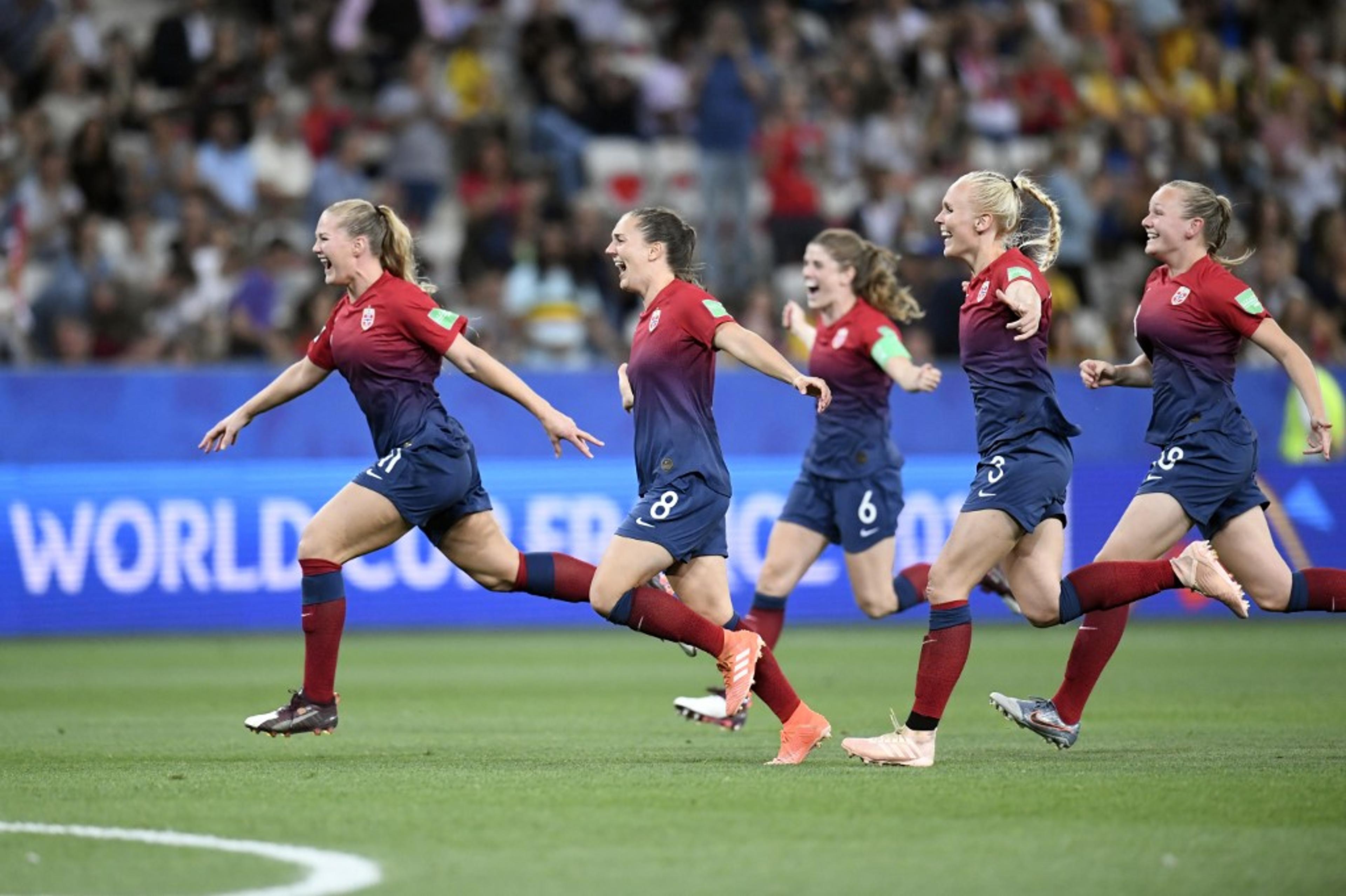 Noruega vence a Austrália nos pênaltis e avança na Copa Feminina