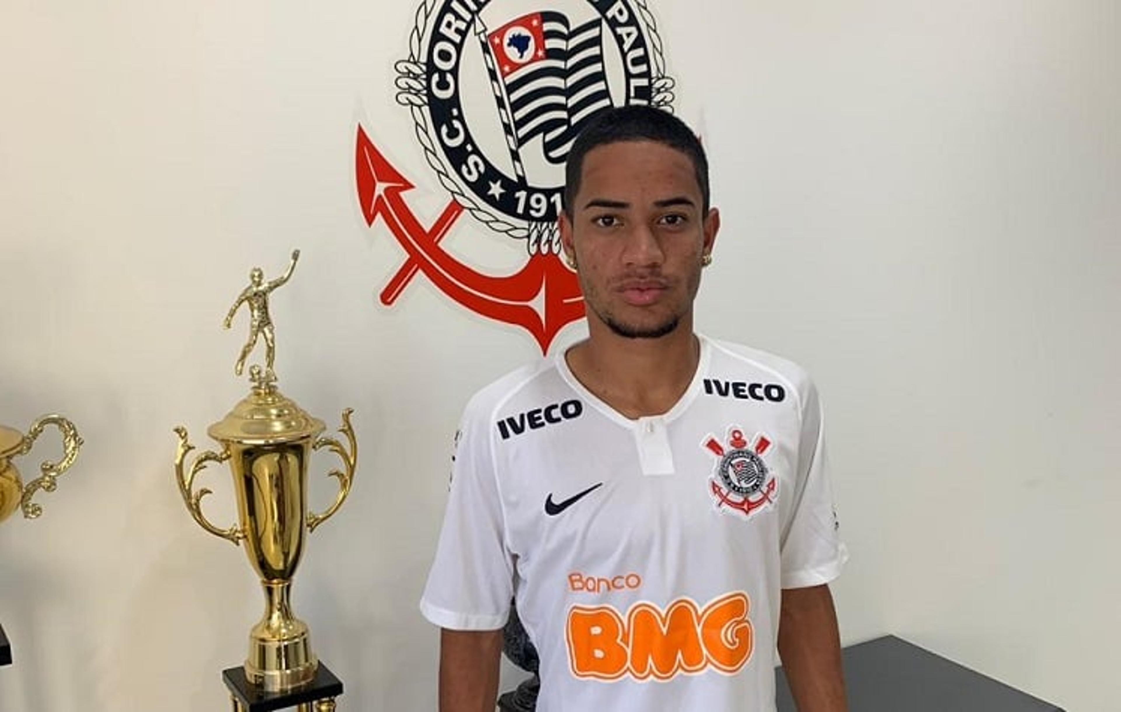 Saiba quem é Madson, atacante que viaja com o Corinthians para os EUA