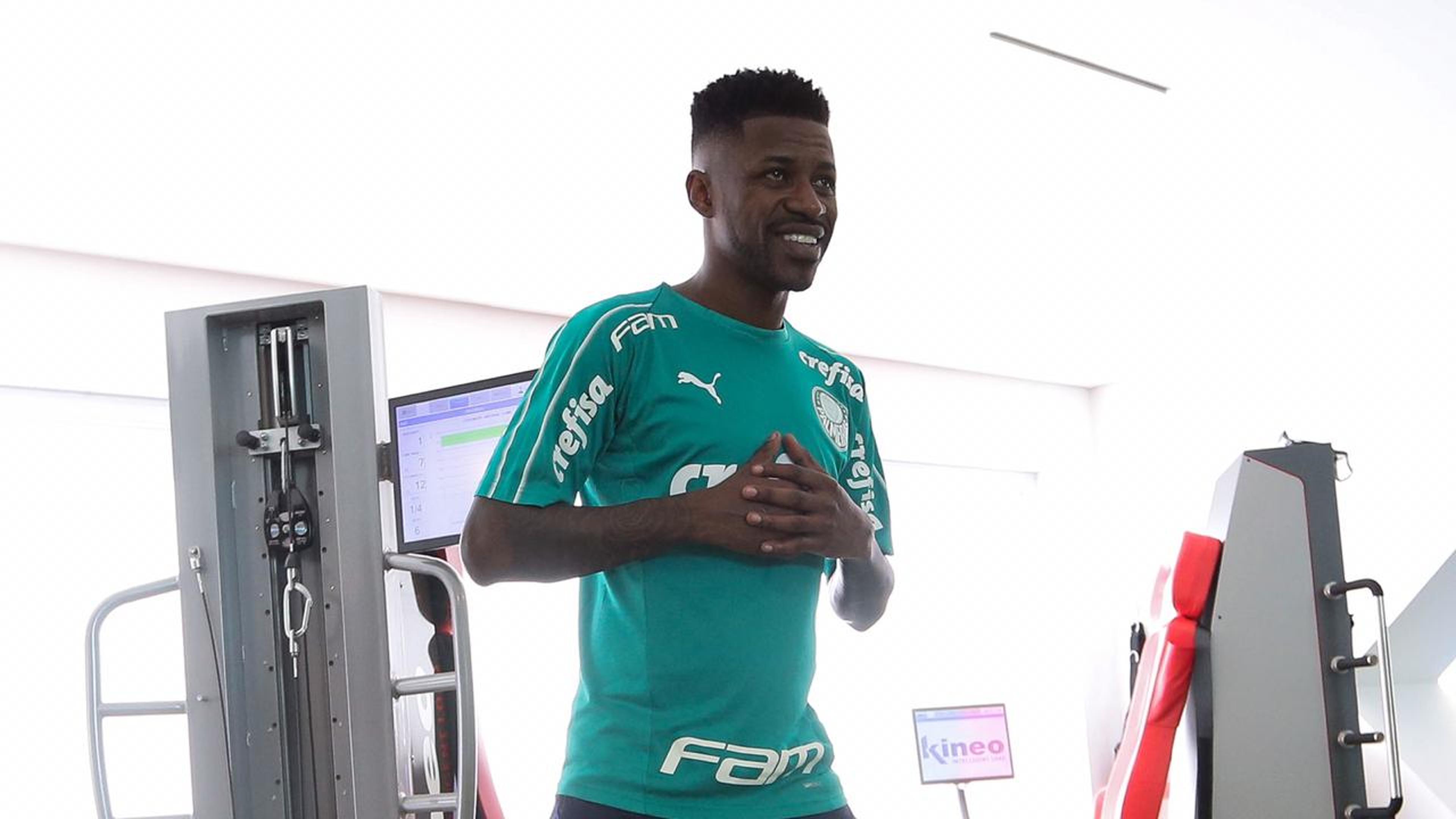 Ramires se apresenta e realiza primeiro treinamento no Palmeiras