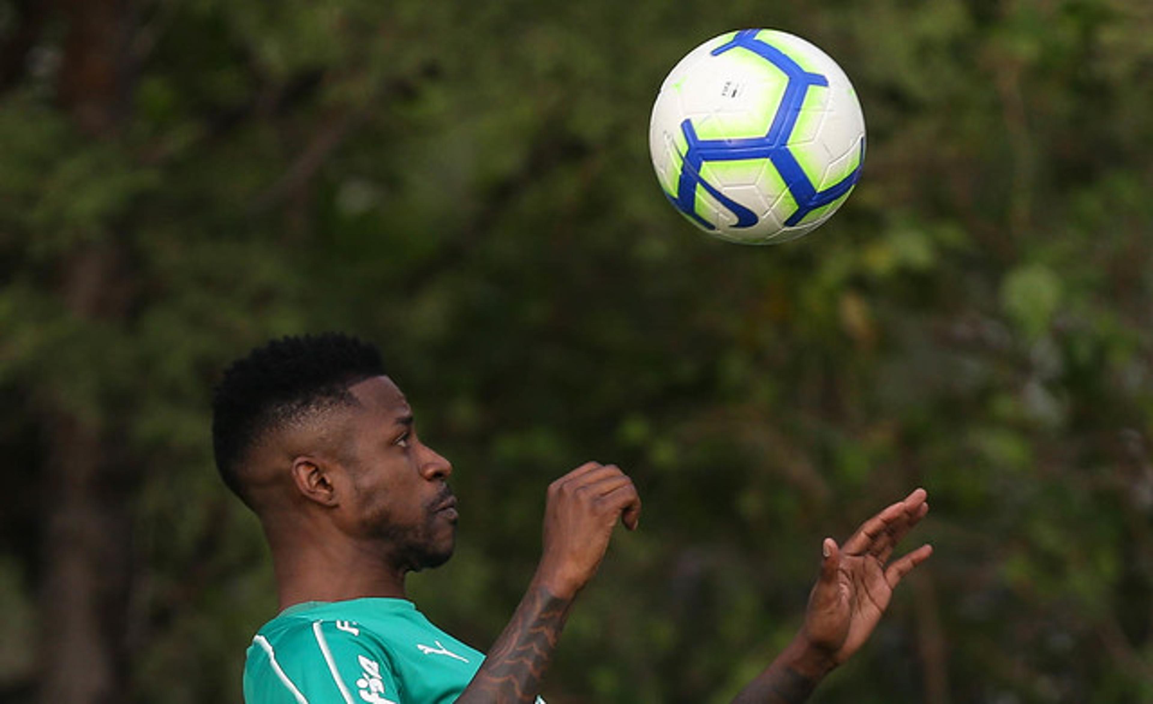 Ramires continua realizando trabalho específico no Palmeiras