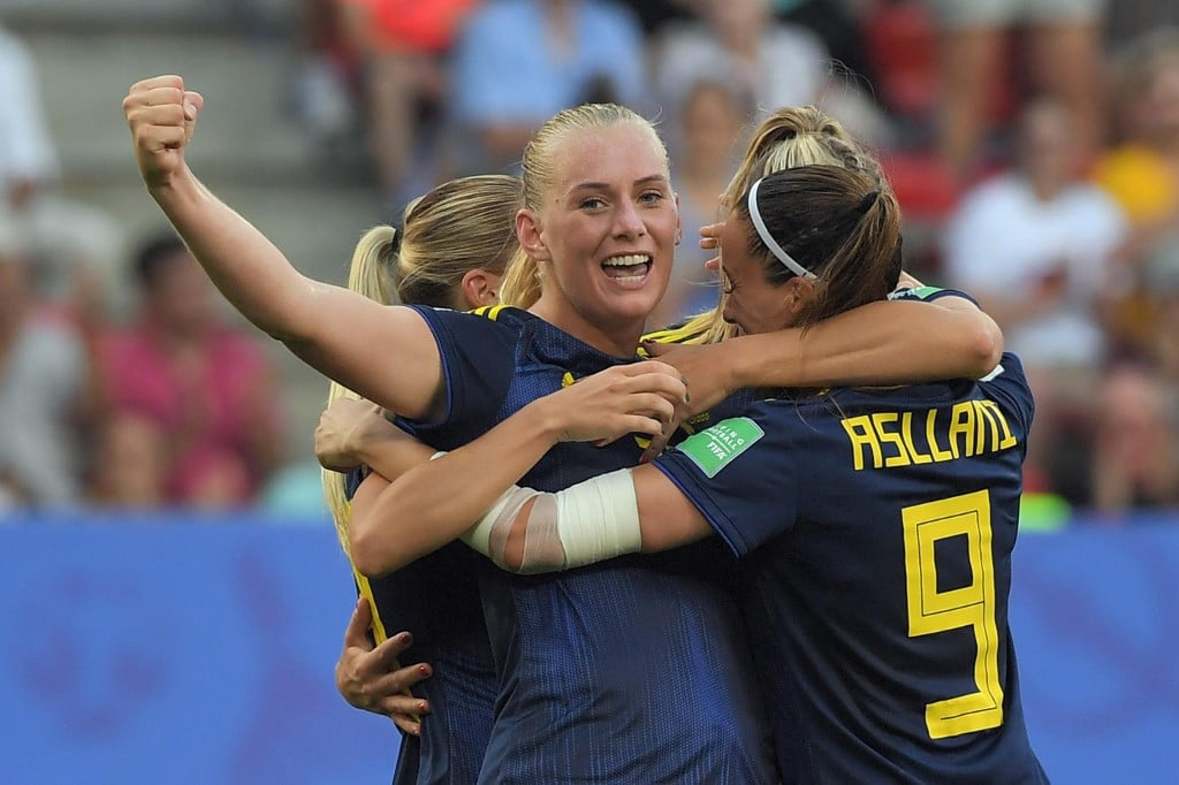 Suécia vira contra a Alemanha e está na semifinal do Mundial feminino