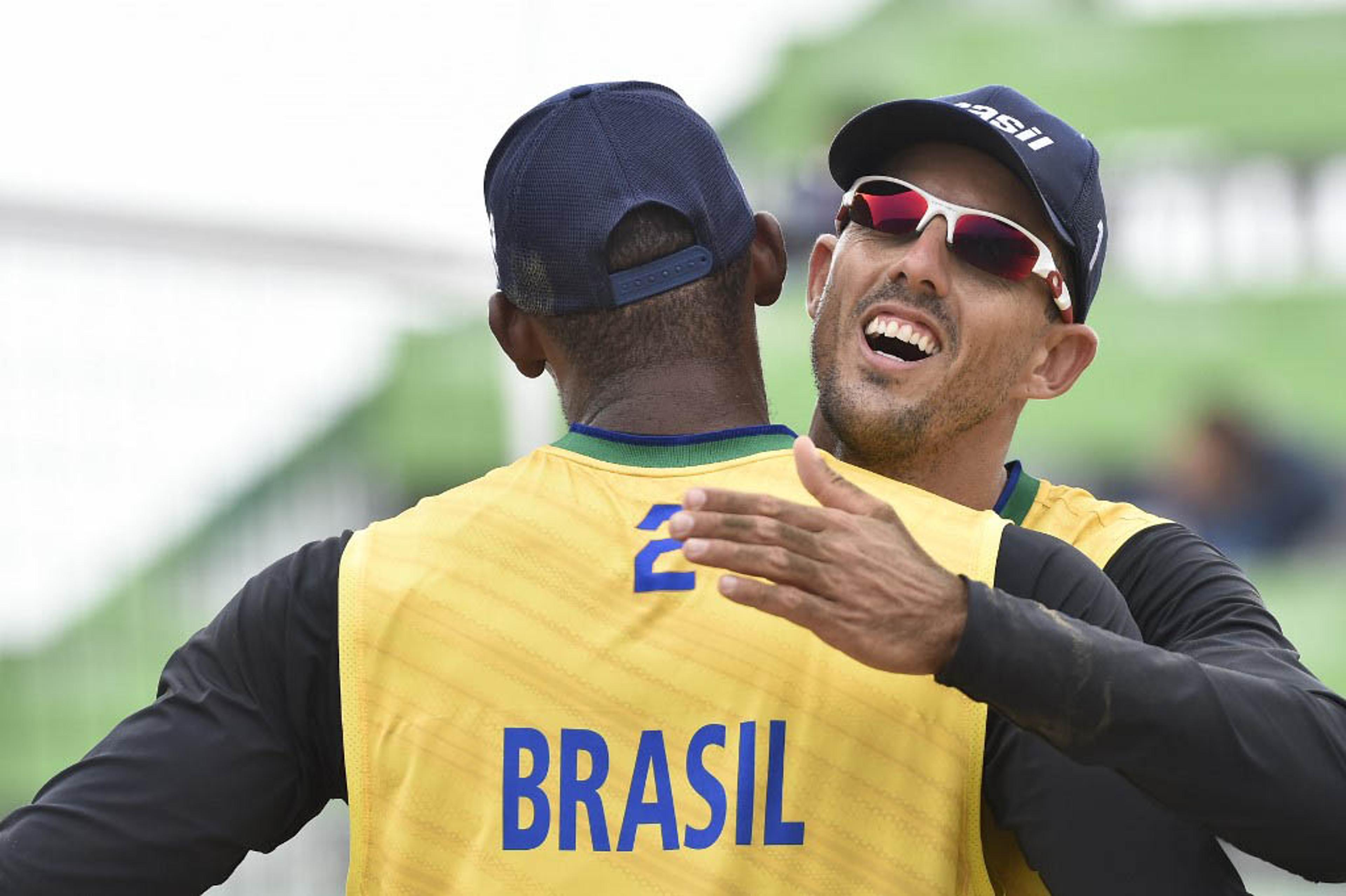 Oscar e Thiago perdem, mas estão garantidos nas quartas