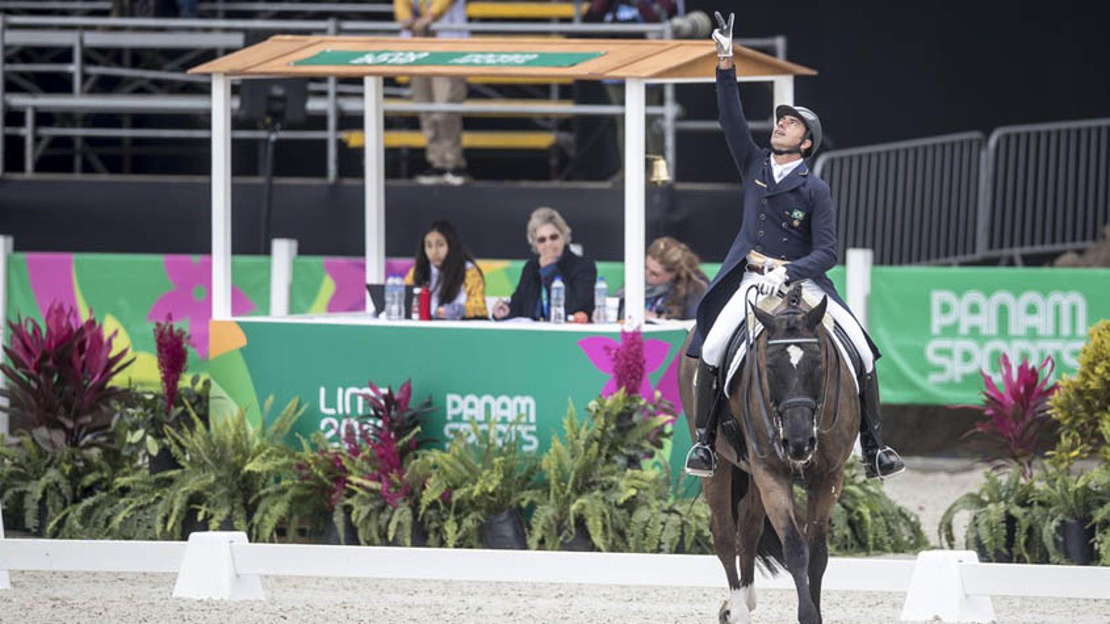 Equipe de adestramento do Brasil fatura bronze e vaga para Olimpíada