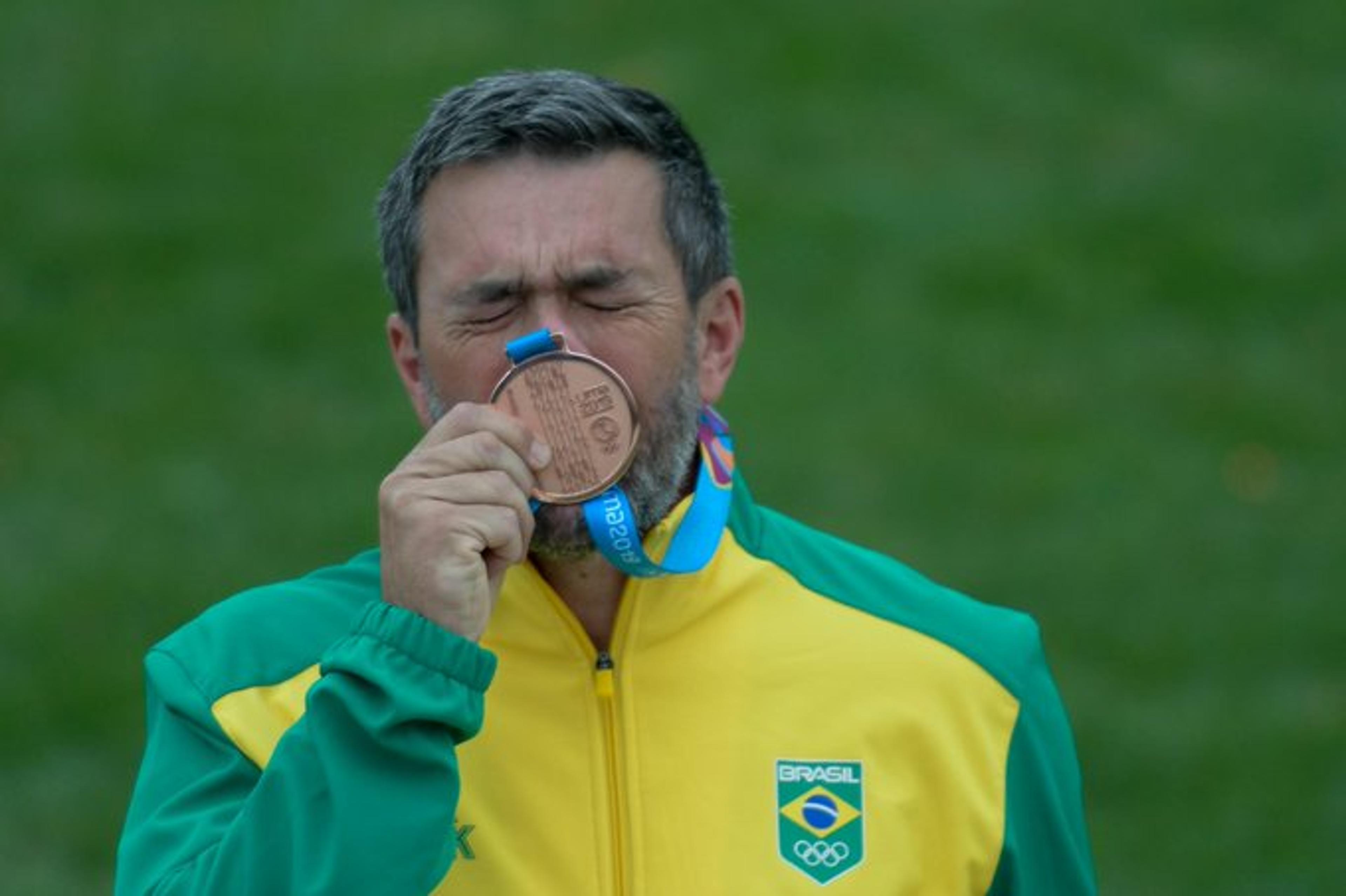 Tiro Esportivo: Roberto Schmits conquista o bronze na fossa olímpica