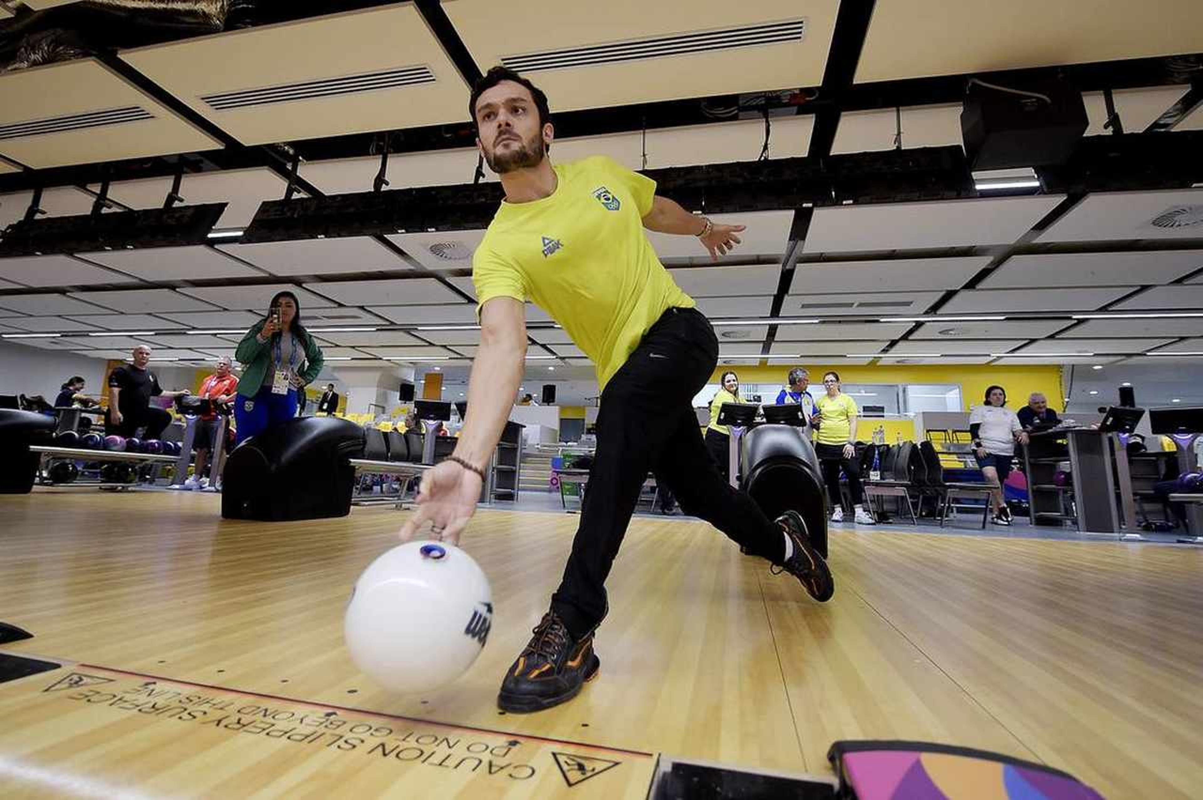 Marcelo Suartz cai para americano no Pan e fica com a prata no boliche