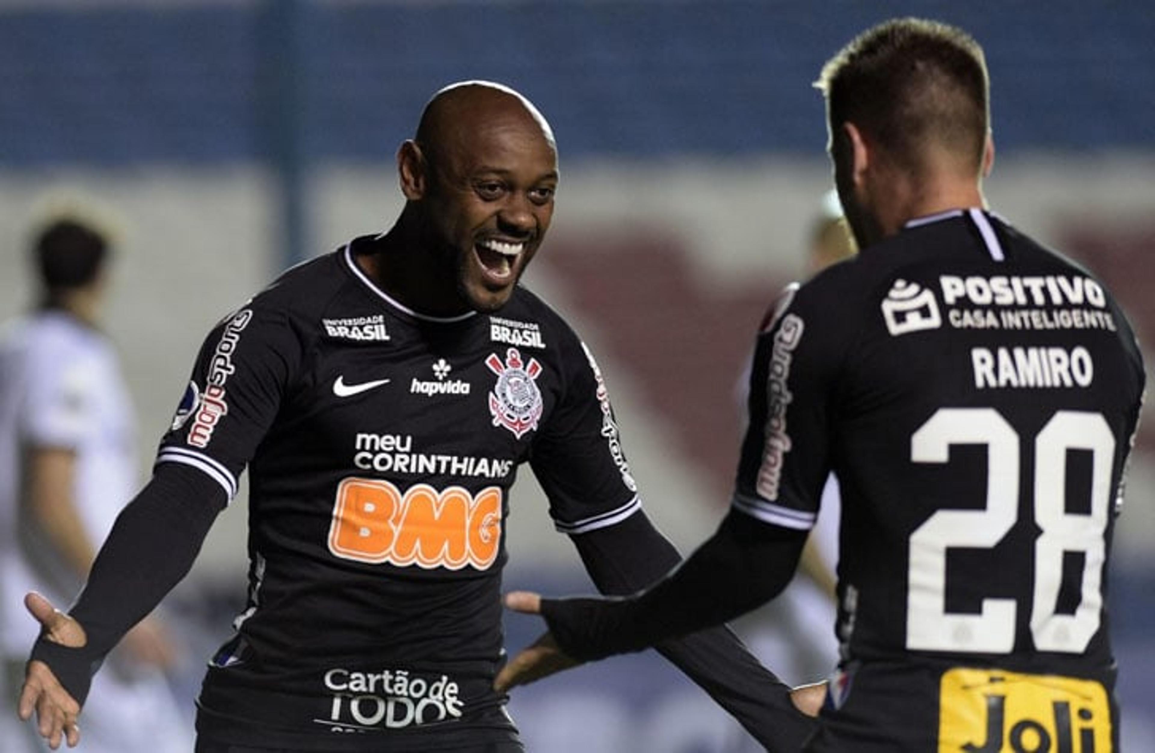 VÍDEO: Vagner Love agradece Palmeiras, mas diz ter coração corintiano