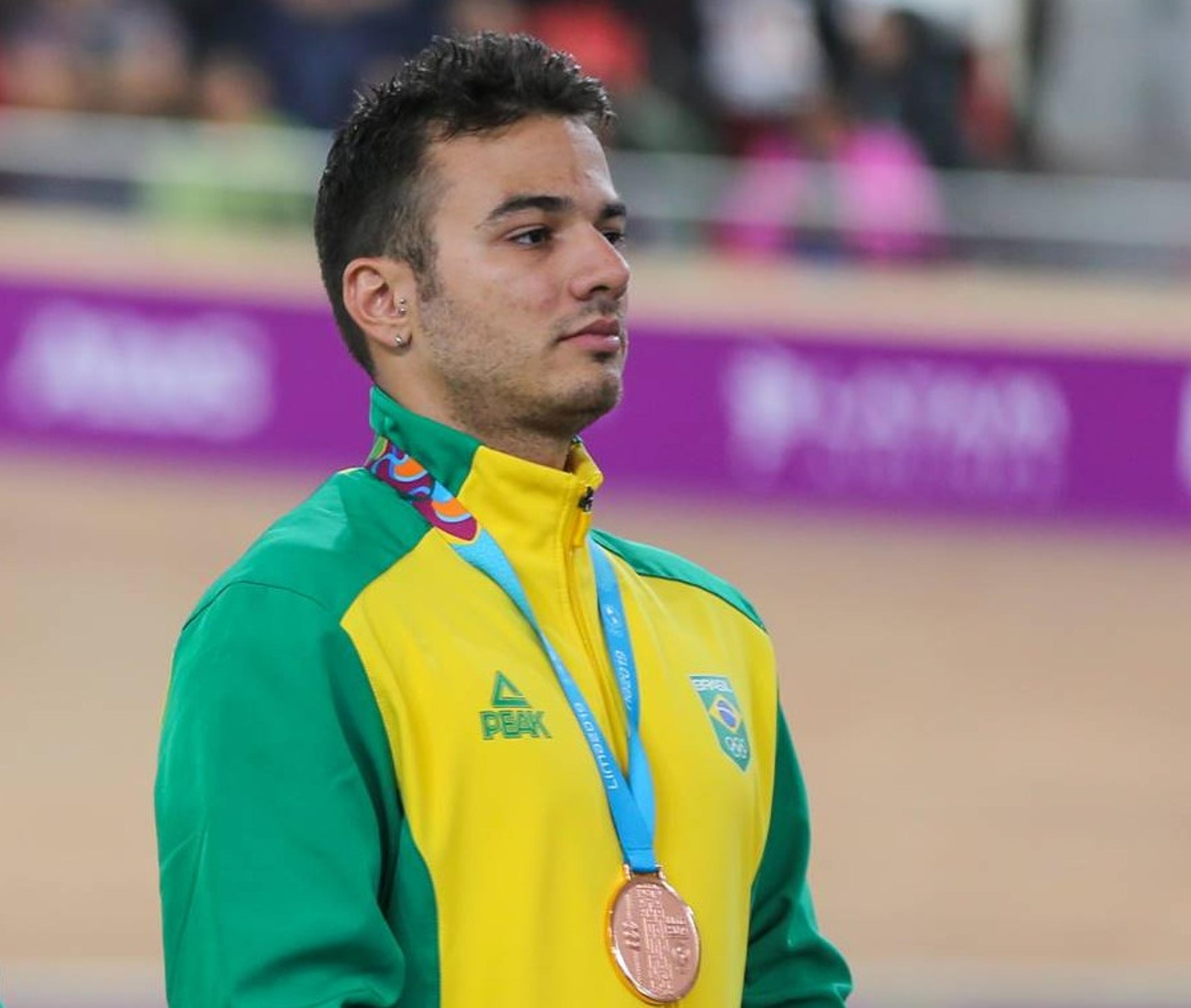 Kácio Freitas perde nas quartas e dá adeus à medalha individual