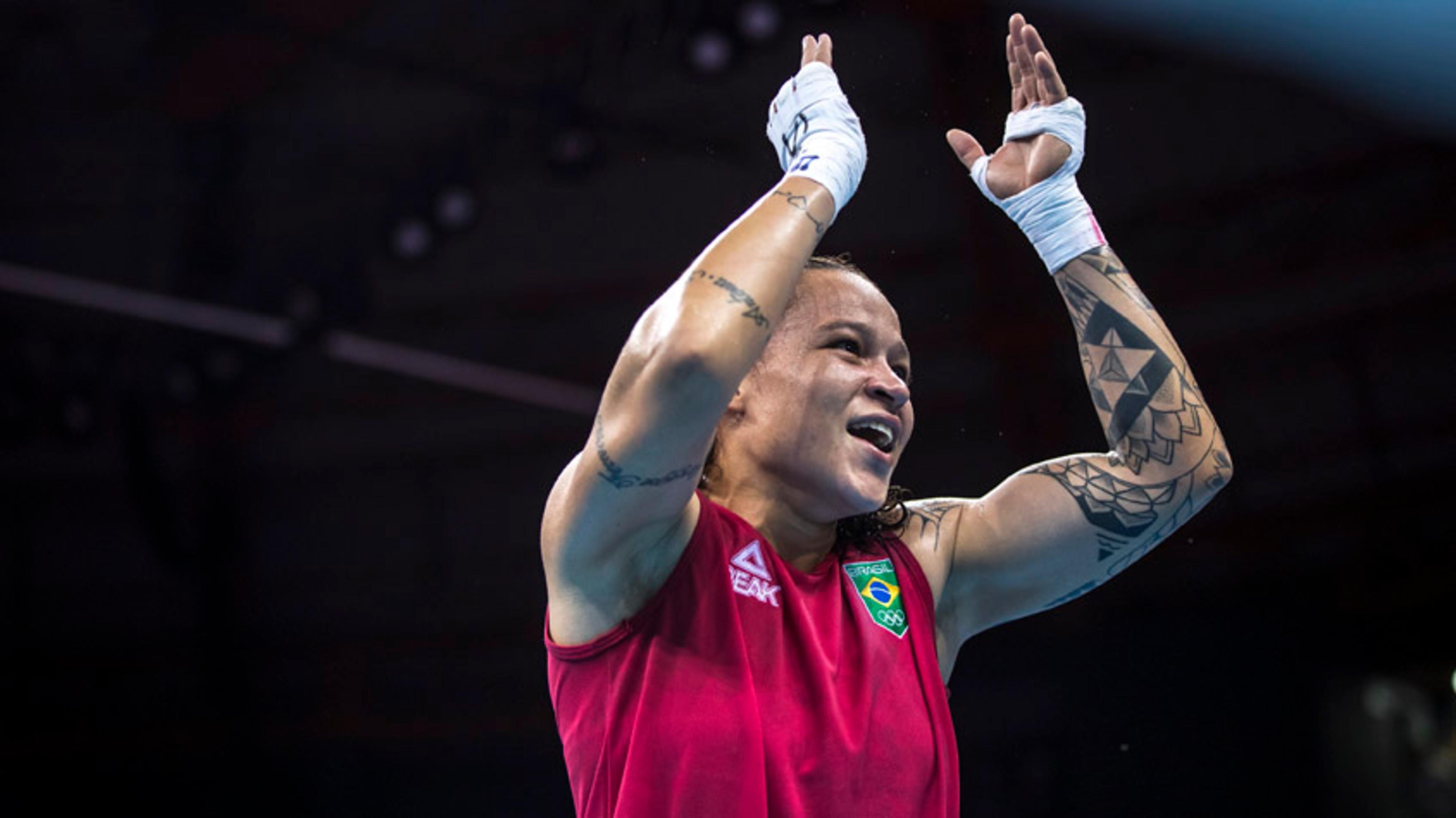 Beatriz Ferreira conquista ouro histórico no boxe