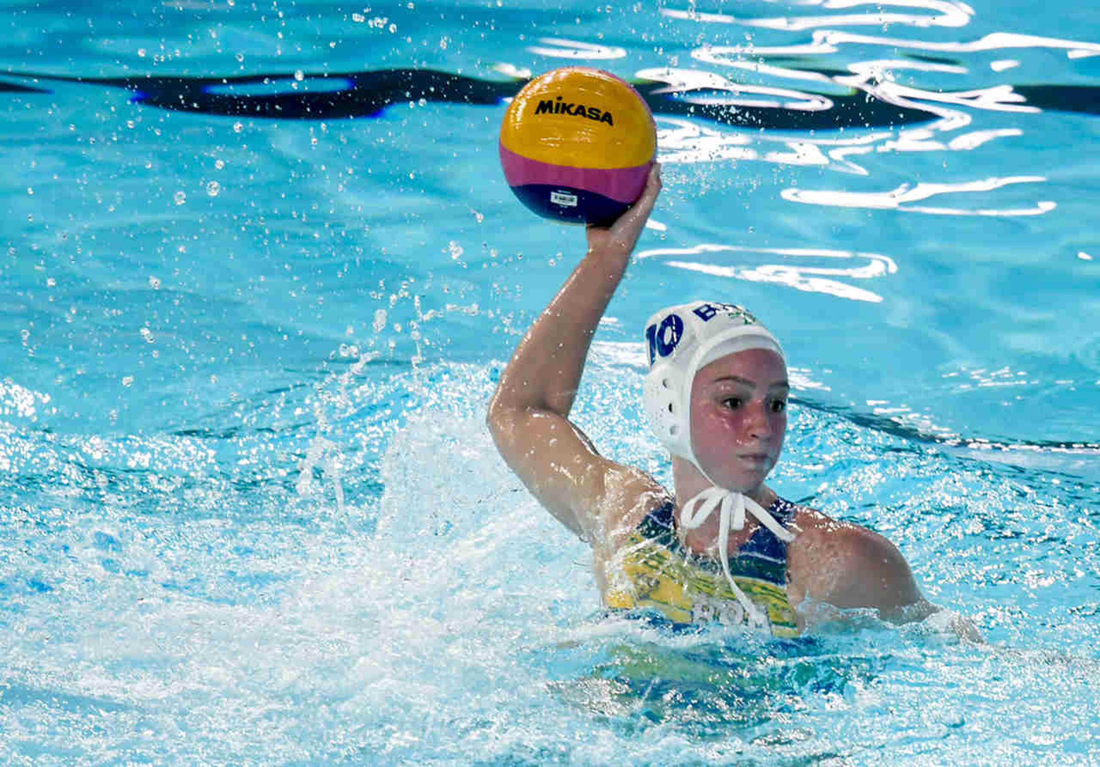 Seleção feminina de polo aquático vence e irá pegar México nas quartas