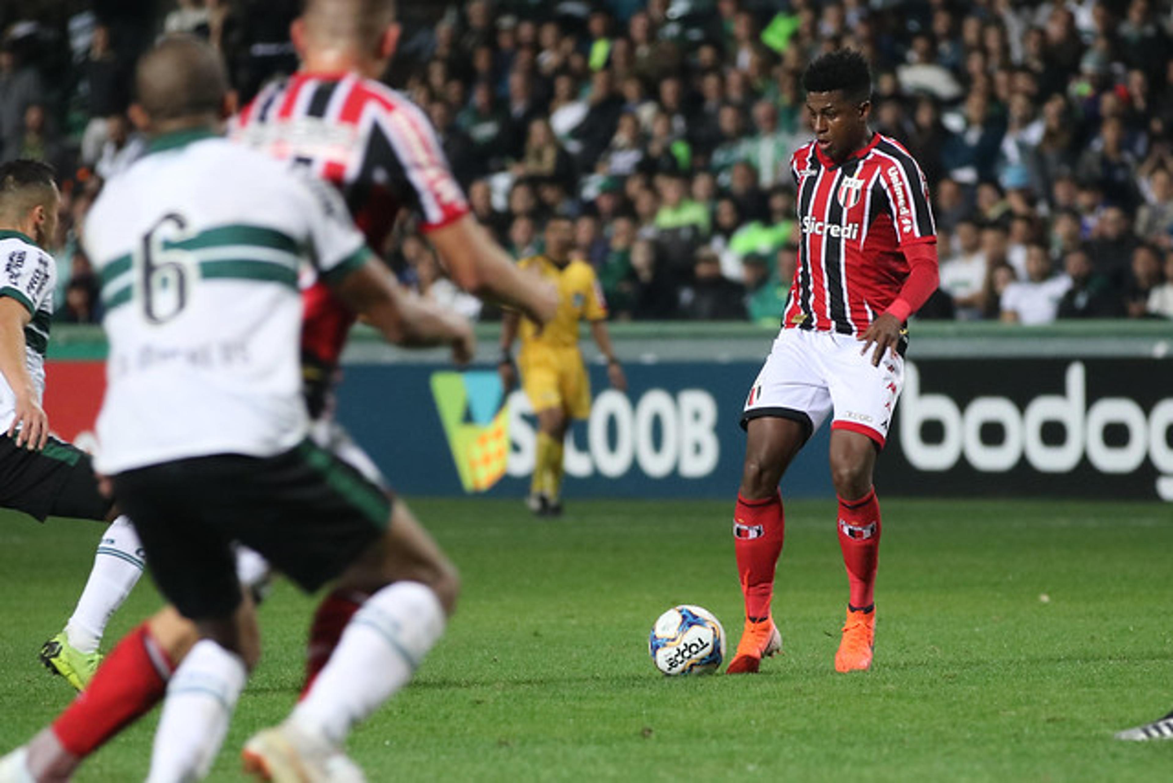 Botafogo-SP quer grande jogo diante do Coritiba pela Série B do Brasileiro