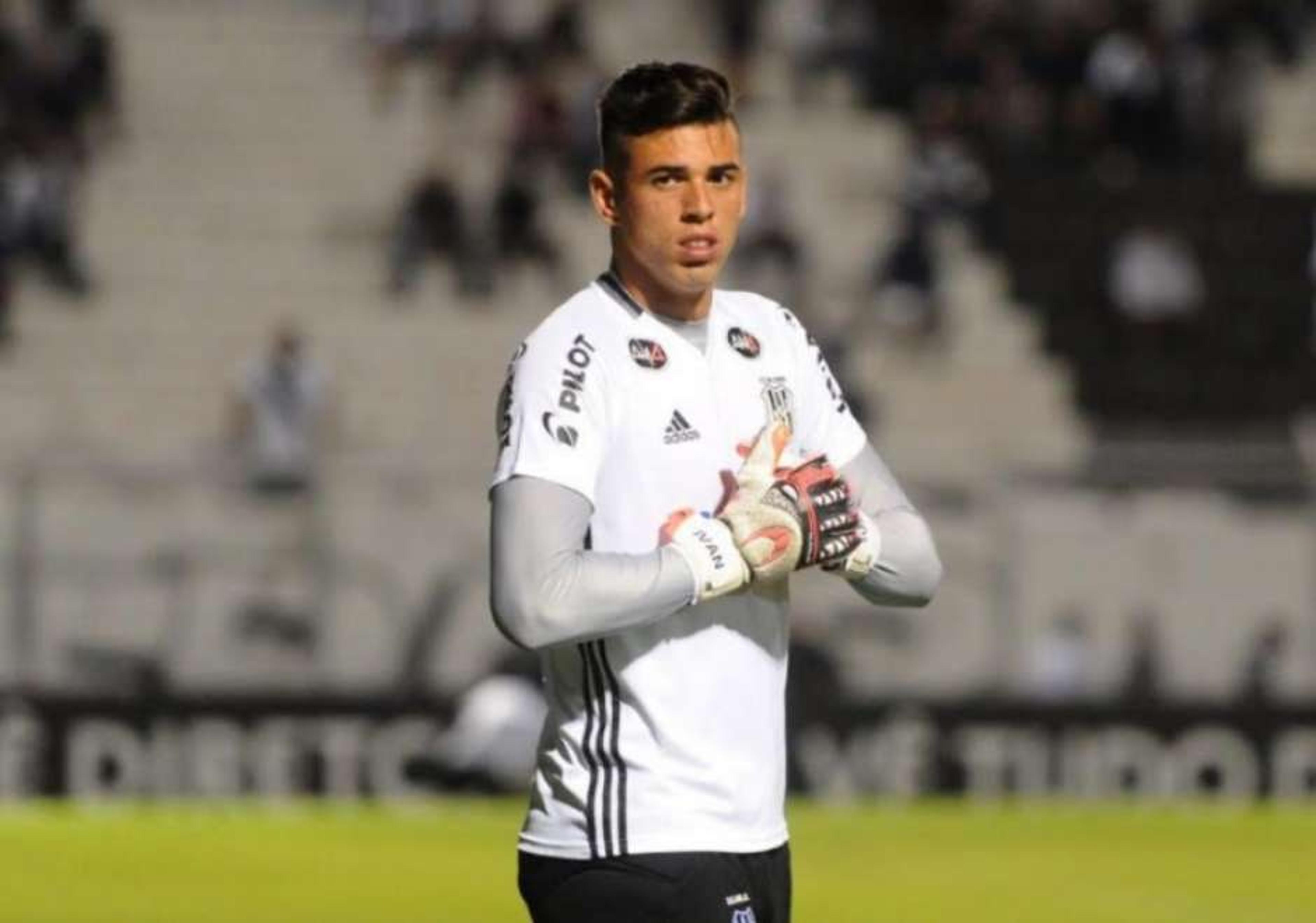 Ponte Preta não deve inscrever o goleiro Ivan no Paulistão