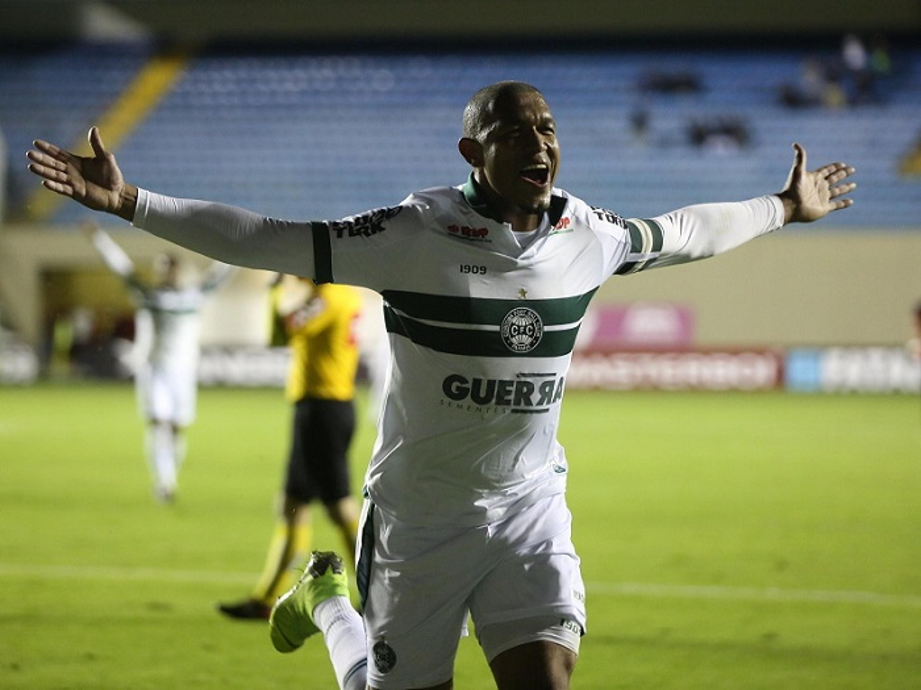 Na caça: Coritiba bate o Oeste em Barueri e continua na cola do líder da Série B