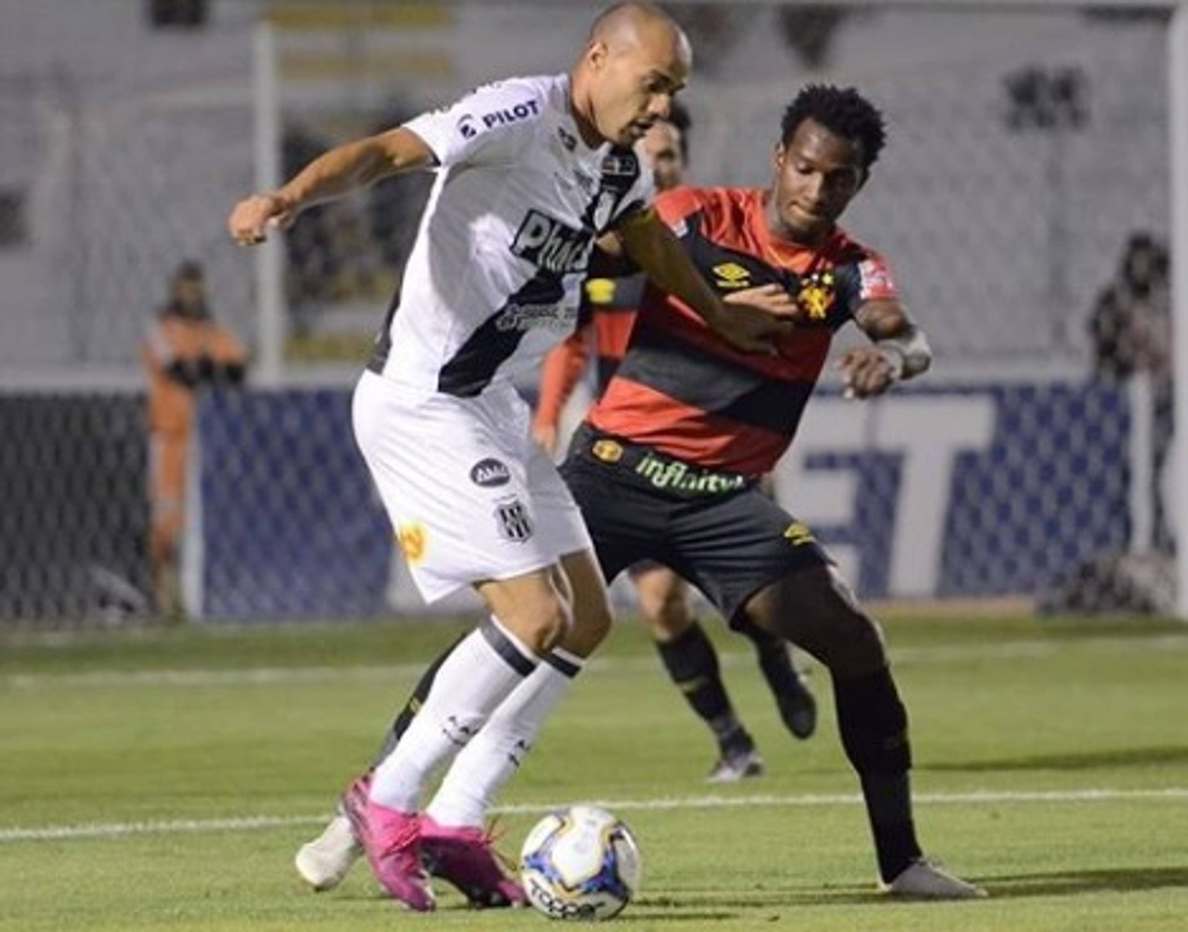 Em jogo de quatro gols, Ponte e Sport empatam no Moisés Lucarelli