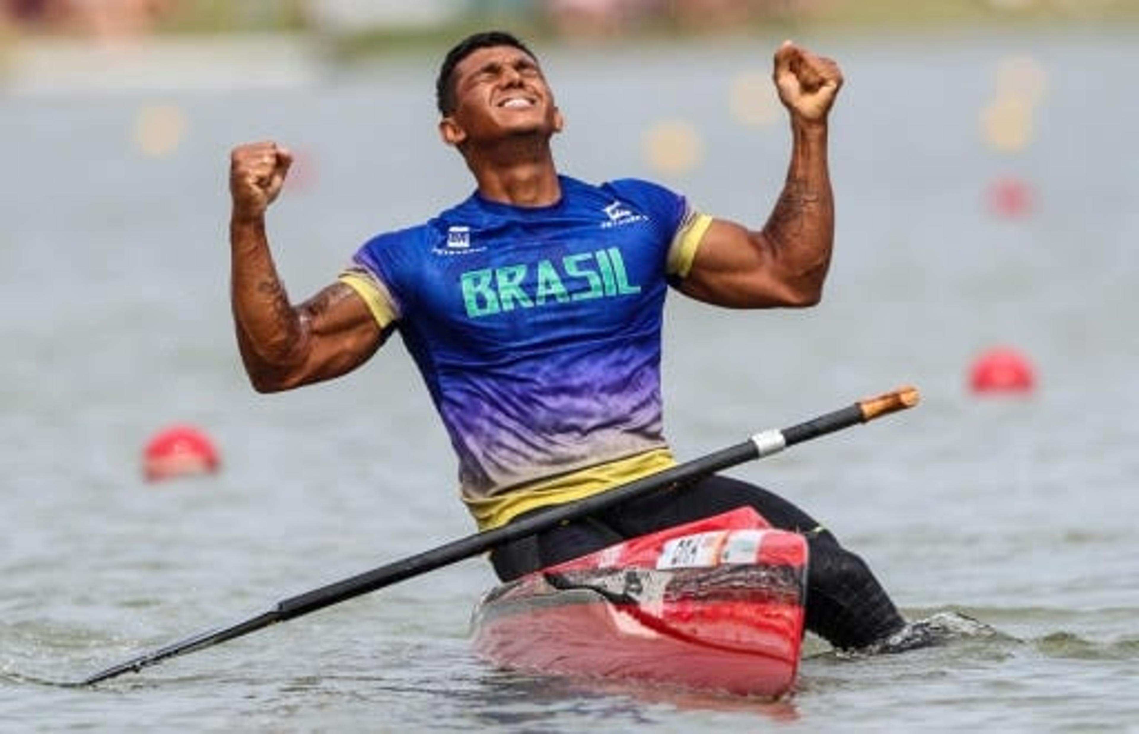 Infância dura e brilho na Olimpíada do Rio: Isaquias Queiroz rema pelo ouro nos Jogos Olimpícos