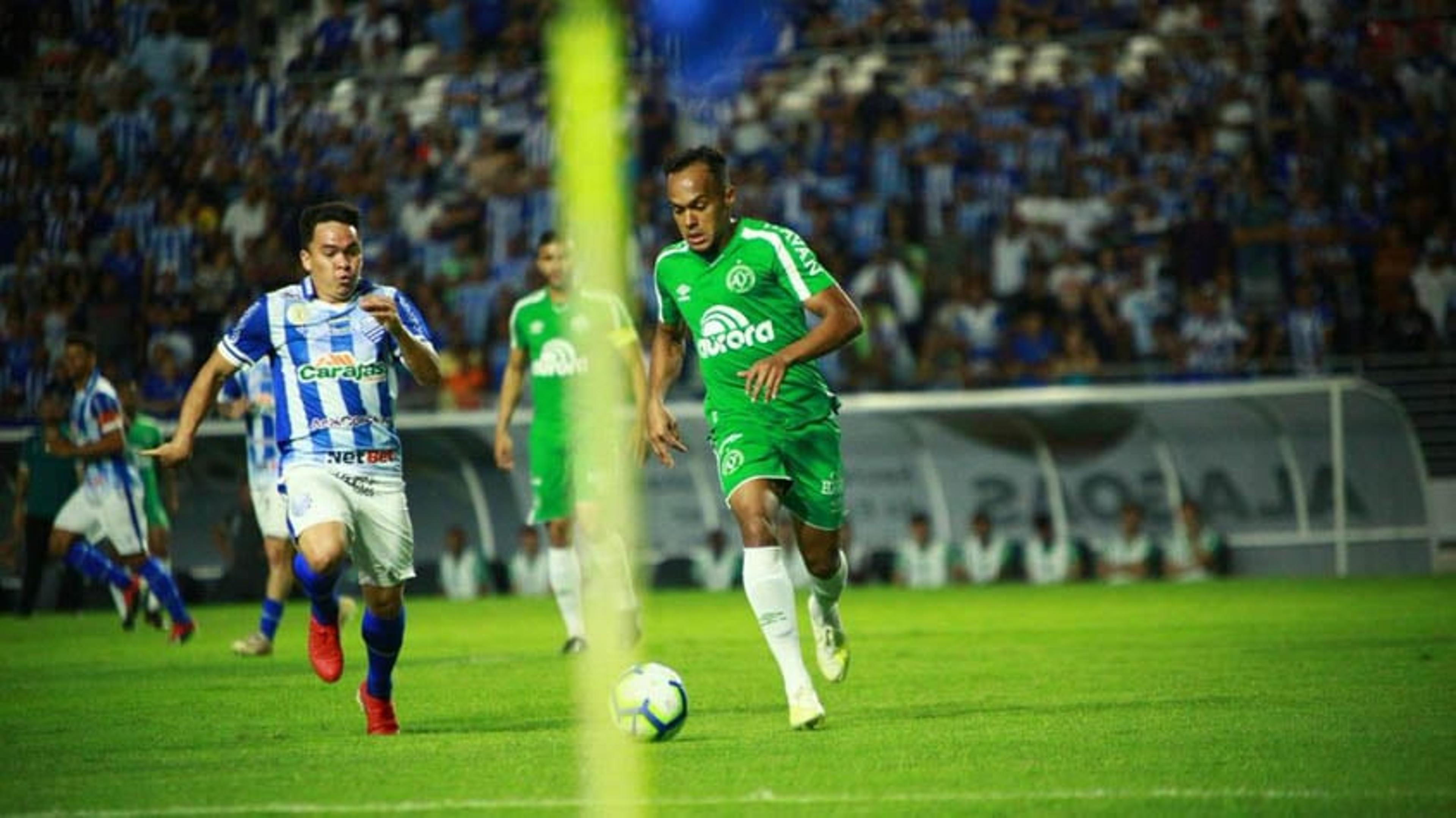 No jogo do desespero, CSA derrota a Chapecoense