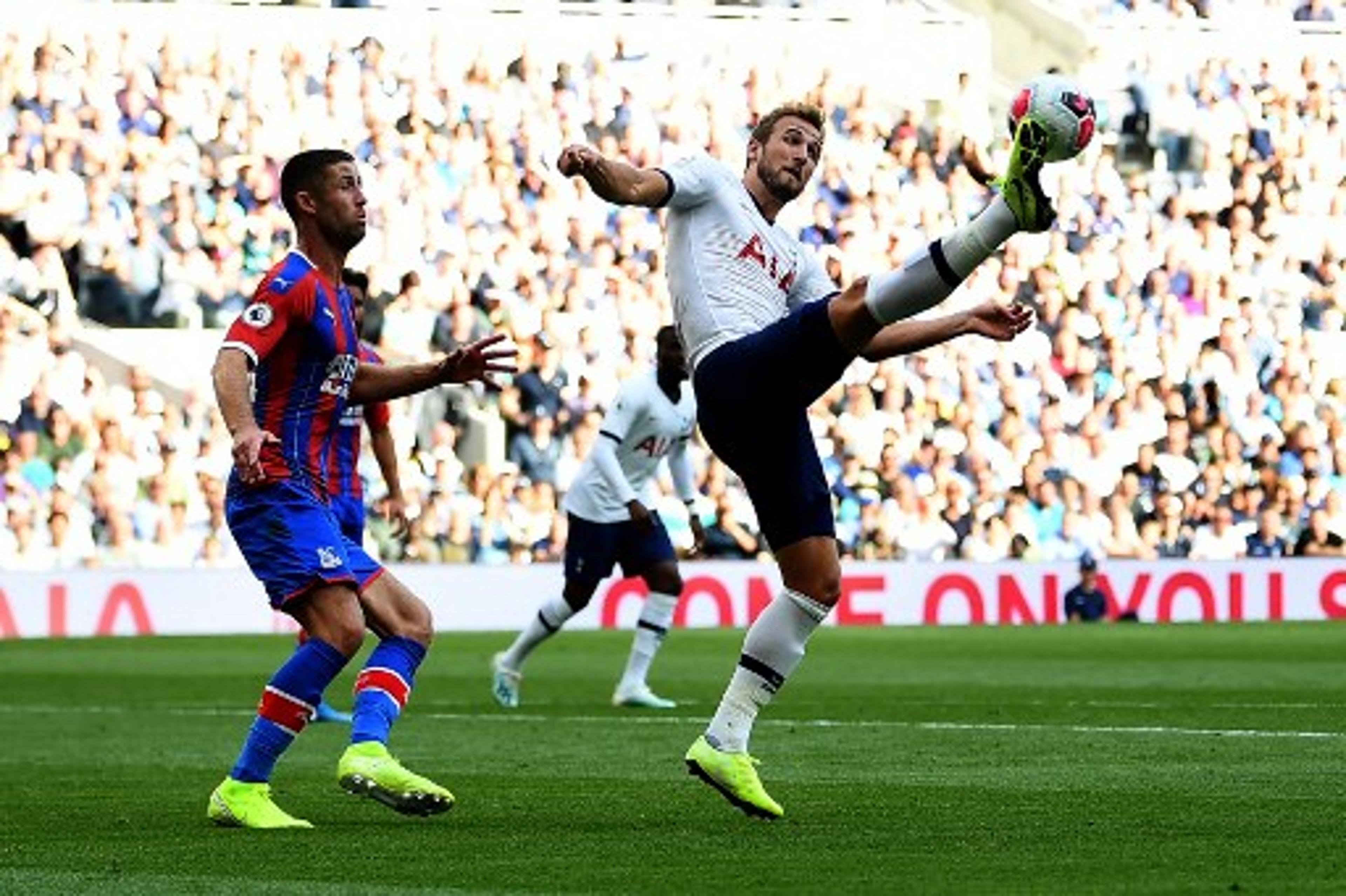 Tottenham atropela no primeiro tempo e goleia Crystal Palace