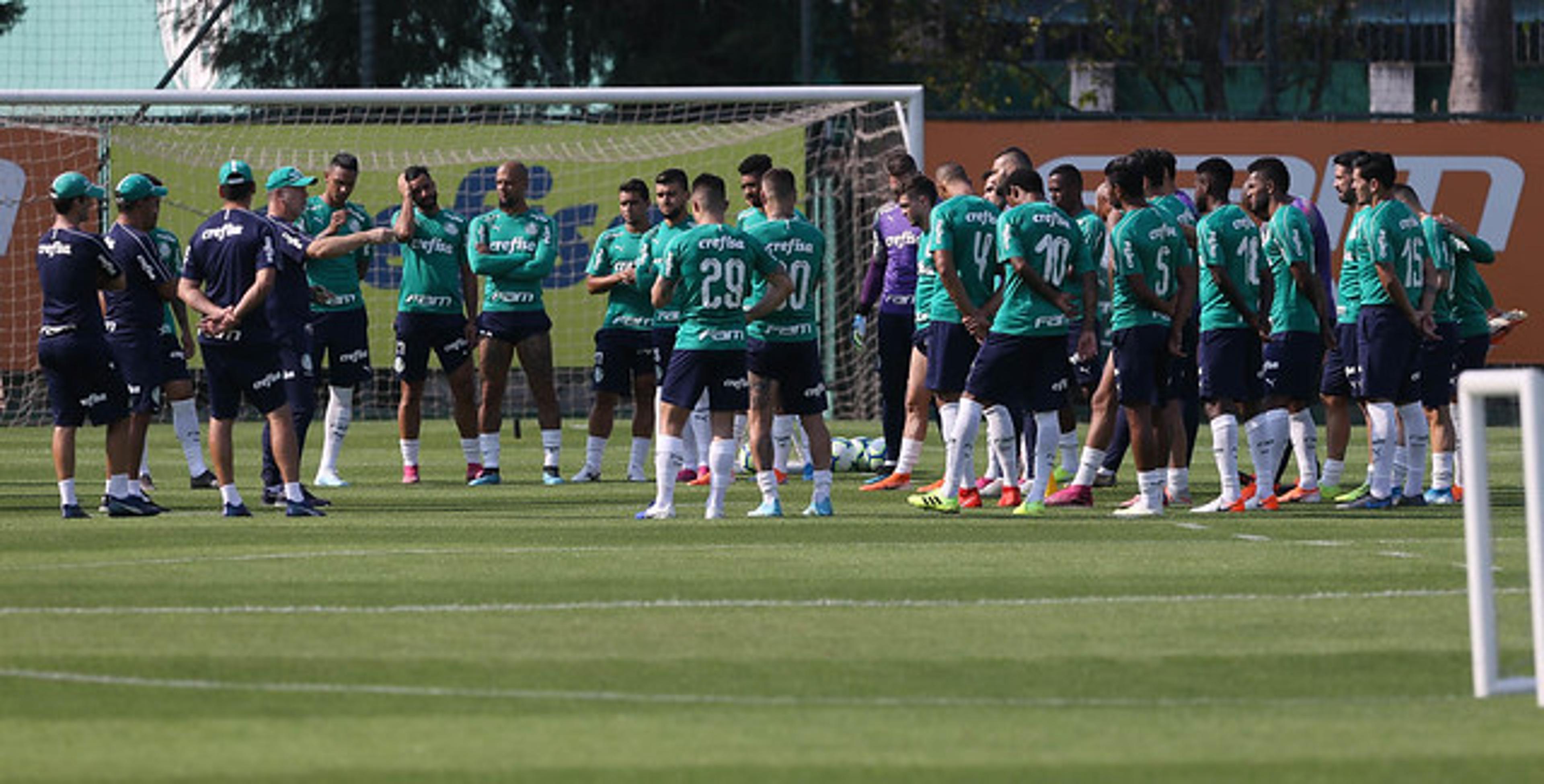 Palmeiras faz último treino para enfrentar CSA; veja provável time