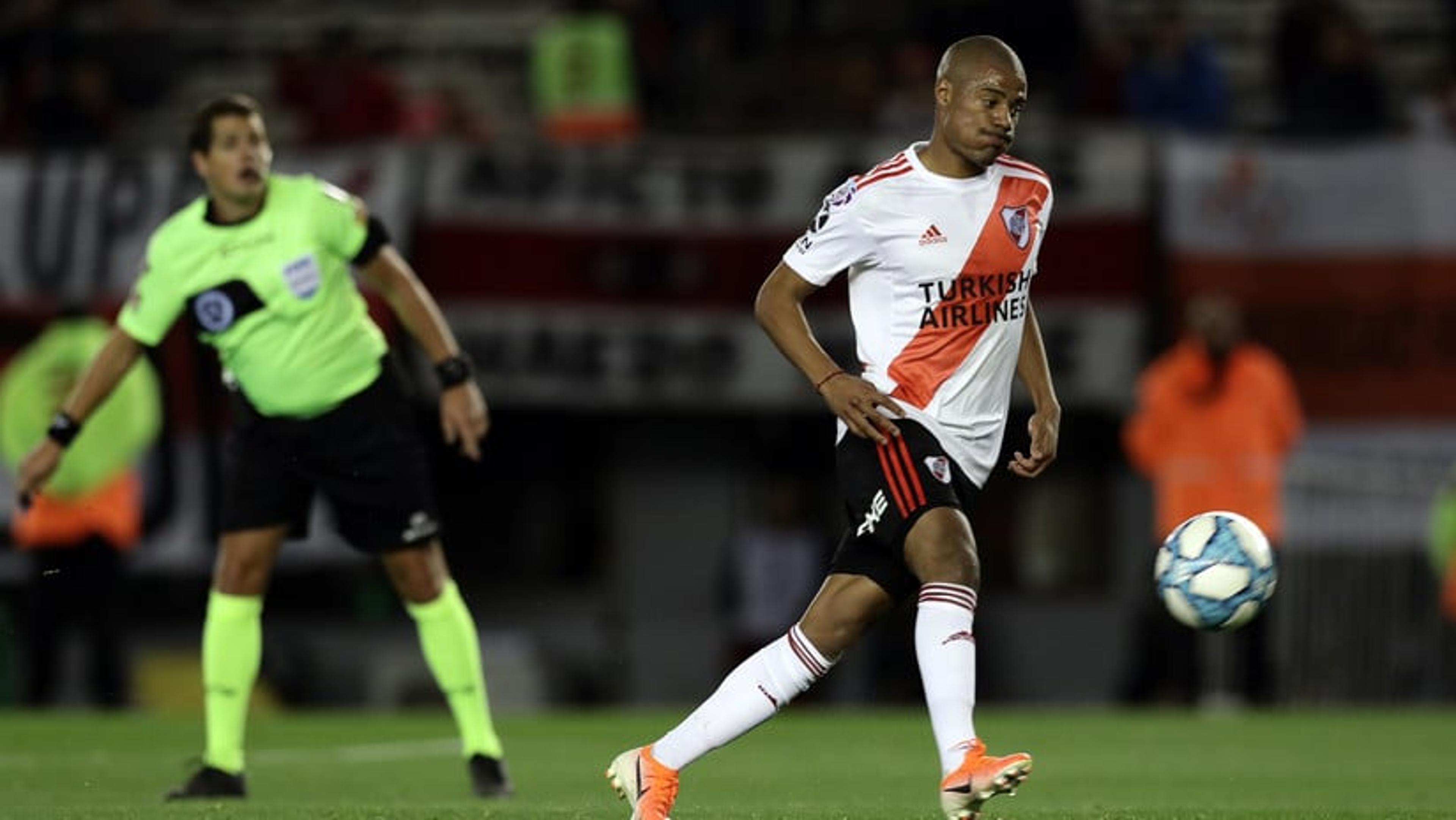 Três clubes da Espanha brigam por estrela do River Plate; confira