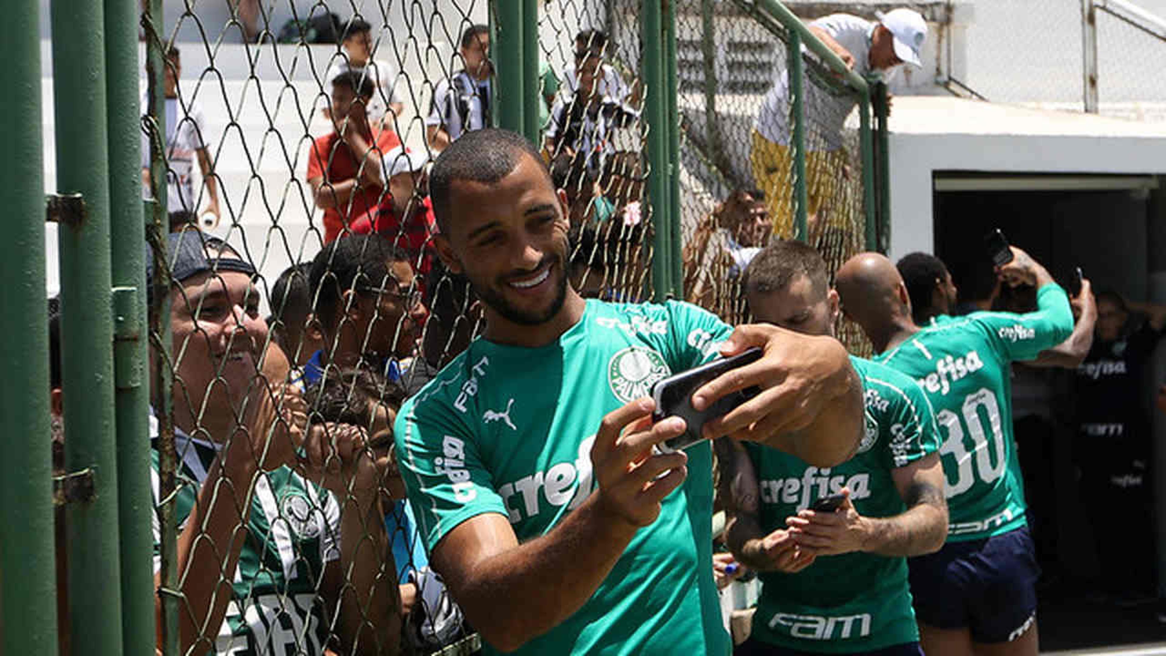 Palmeiras permite entrada da torcida em único treinamento no Ceará