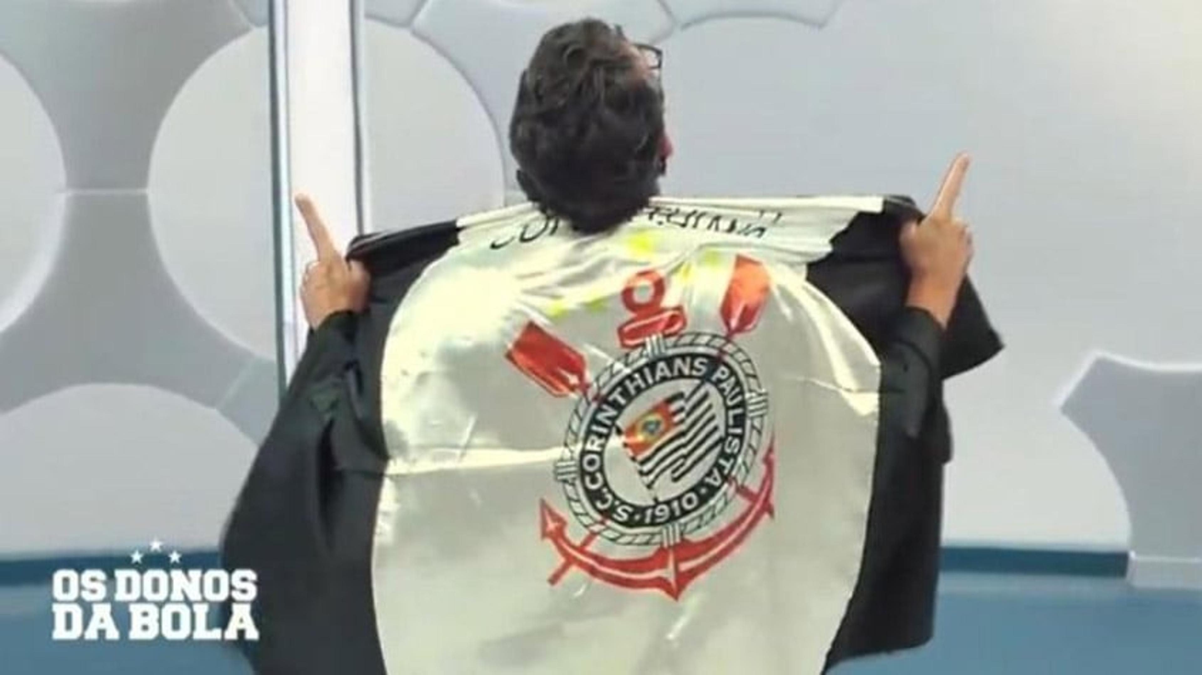 Neto usa bandeira e avisa: ‘Ninguém pode menosprezar o Corinthians’