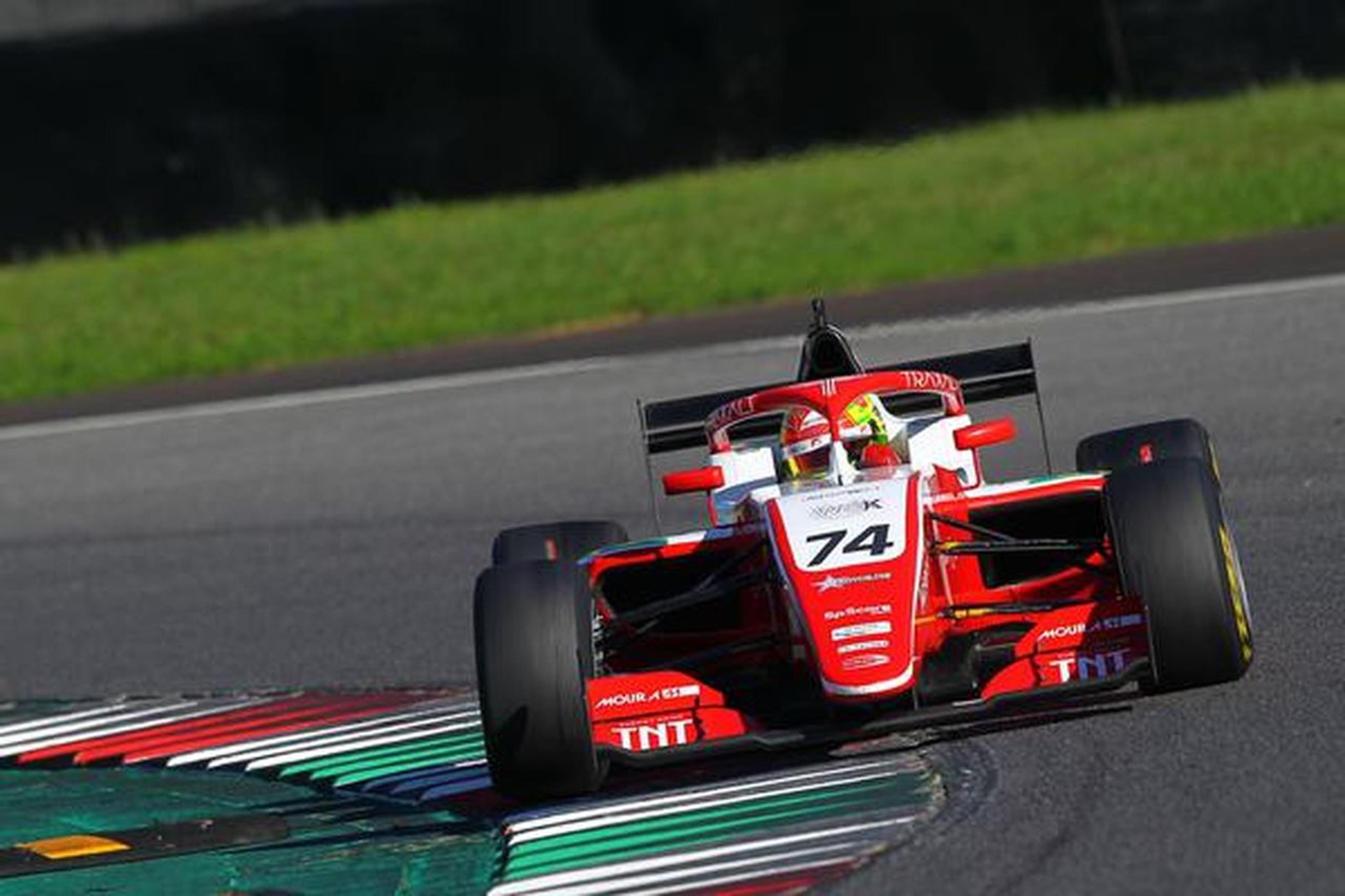 Enzo Fittipaldi larga na segunda fila das provas 1 e 2 da F-3 em Mugello