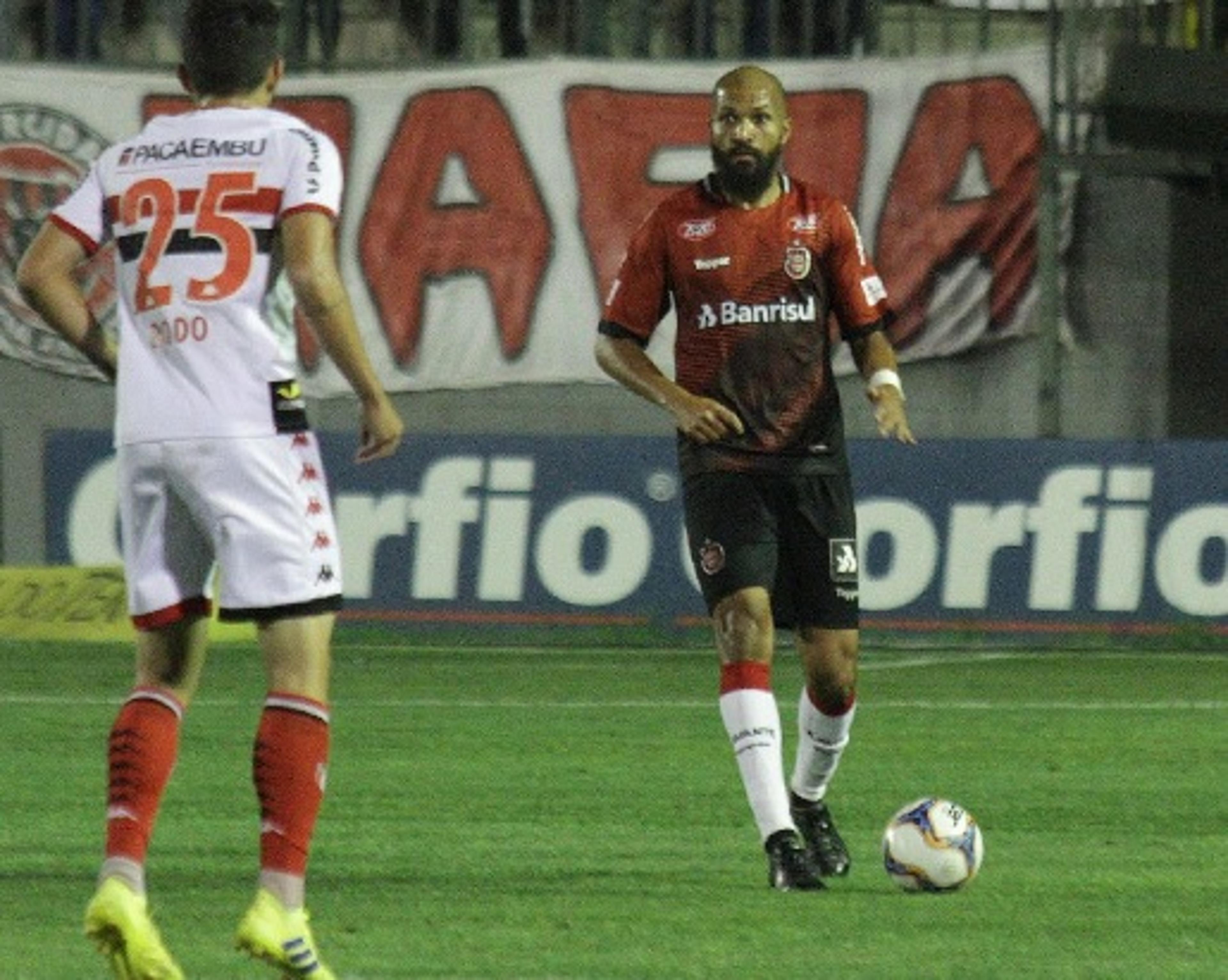 Brasil de Pelotas segura a pressão do Botafogo-SP e vence mais uma na Série B