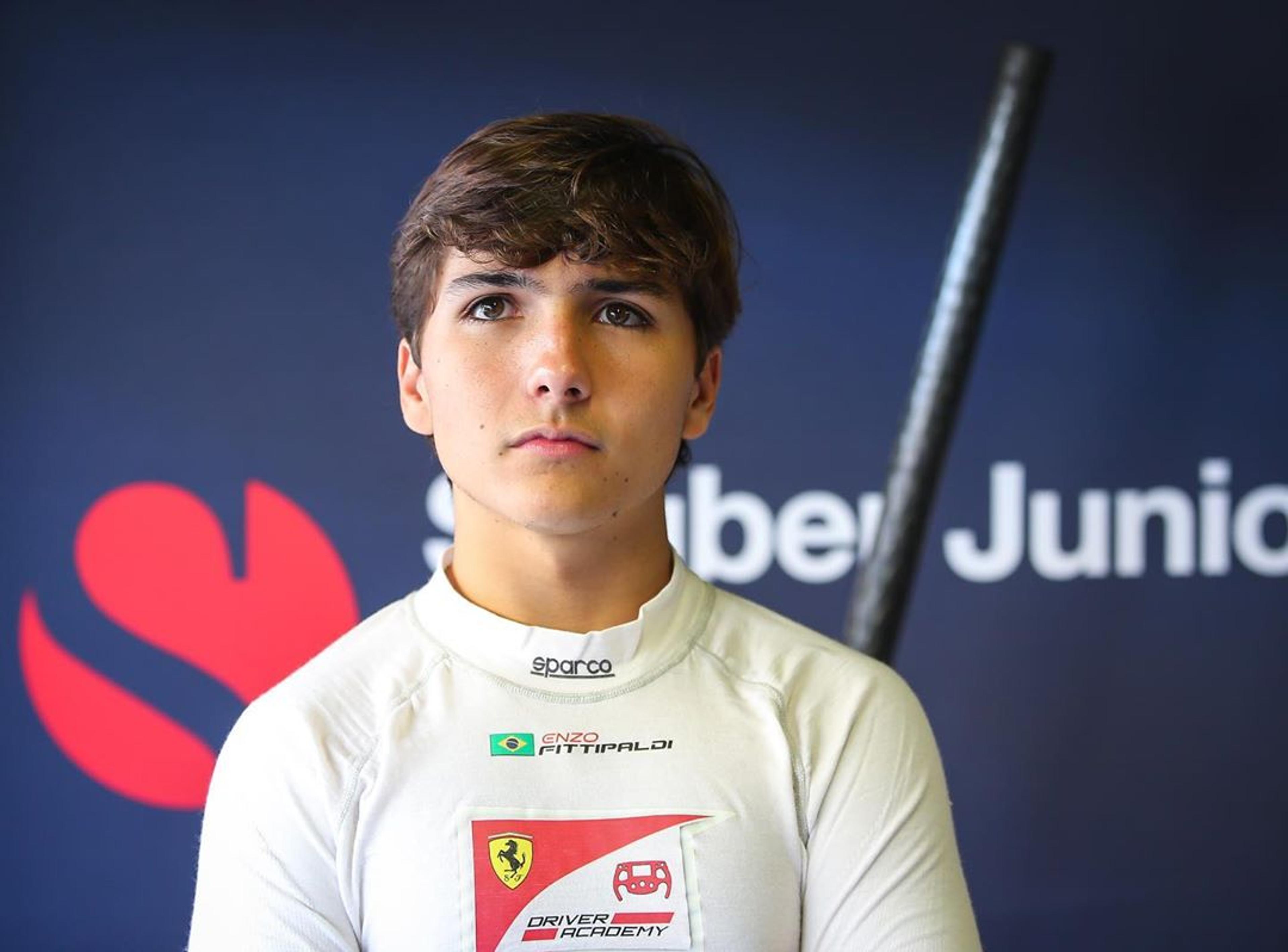 Piloto Enzo Fittipaldi é premiado com Capacete de Ouro pelo 2º ano seguido