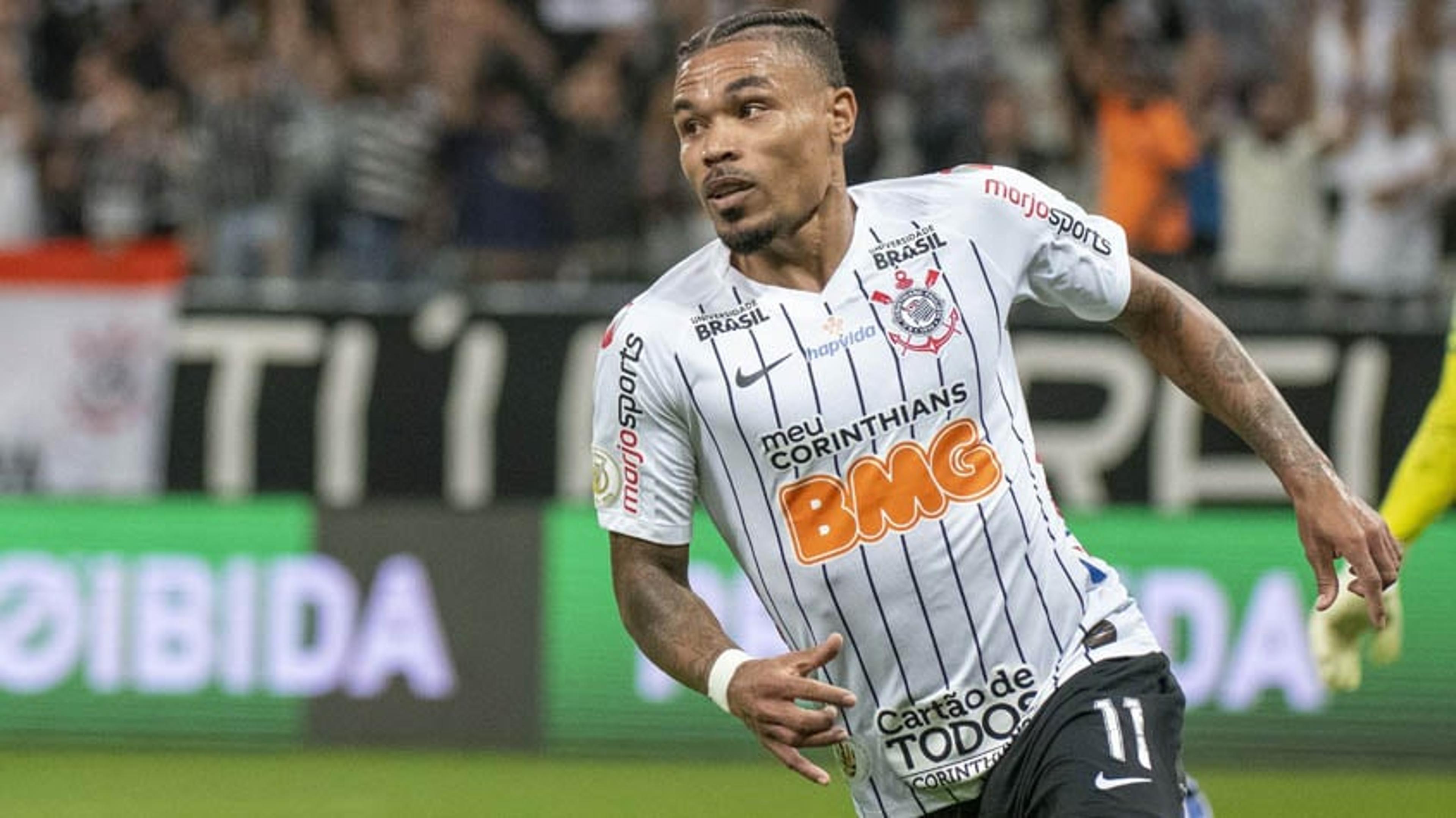 Júnior Urso tem oferta dos EUA e pode deixar o Corinthians