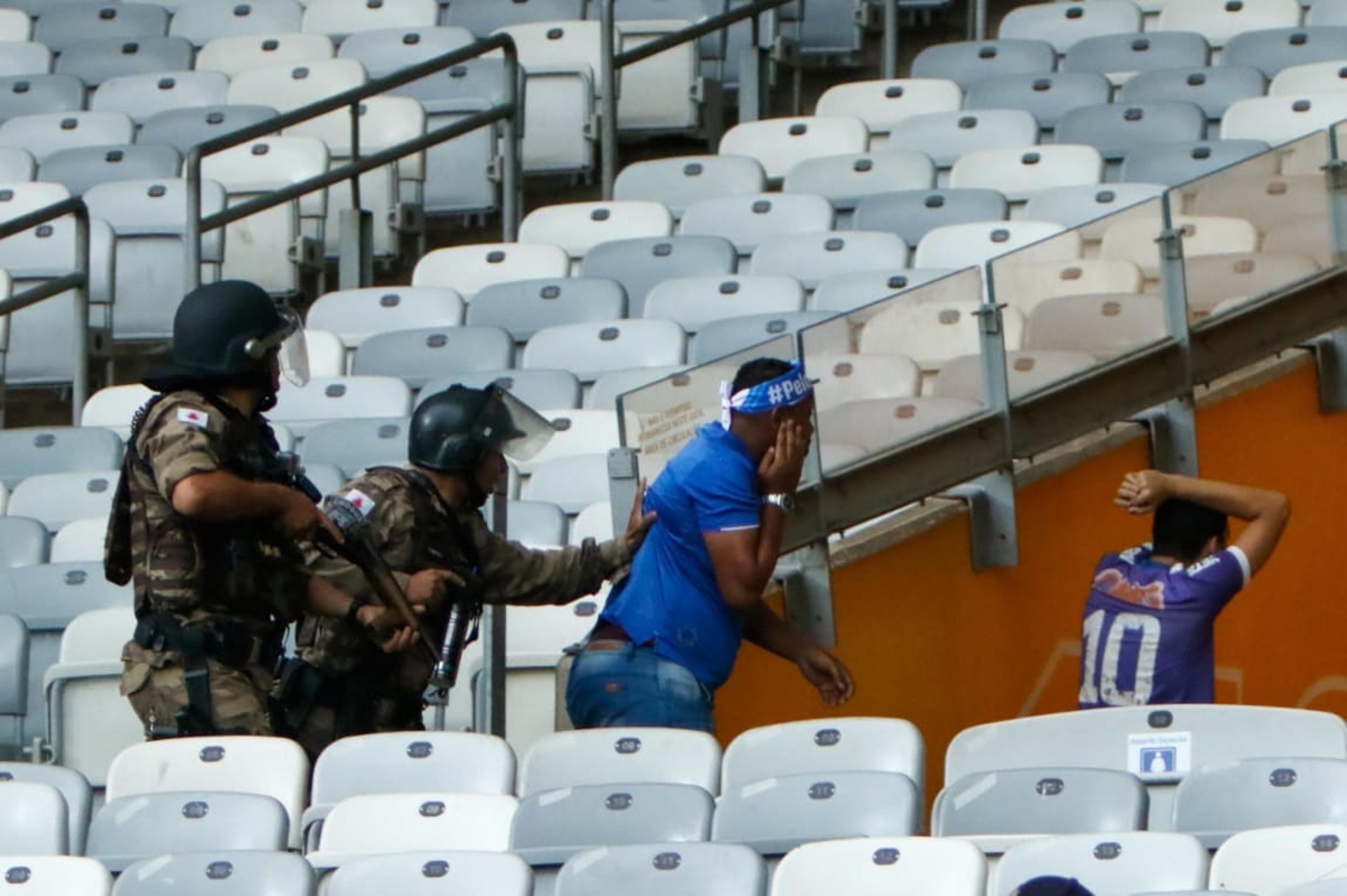 Equipe da Globo é retirada do Mineirão por motivos de segurança após rebaixamento do Cruzeiro