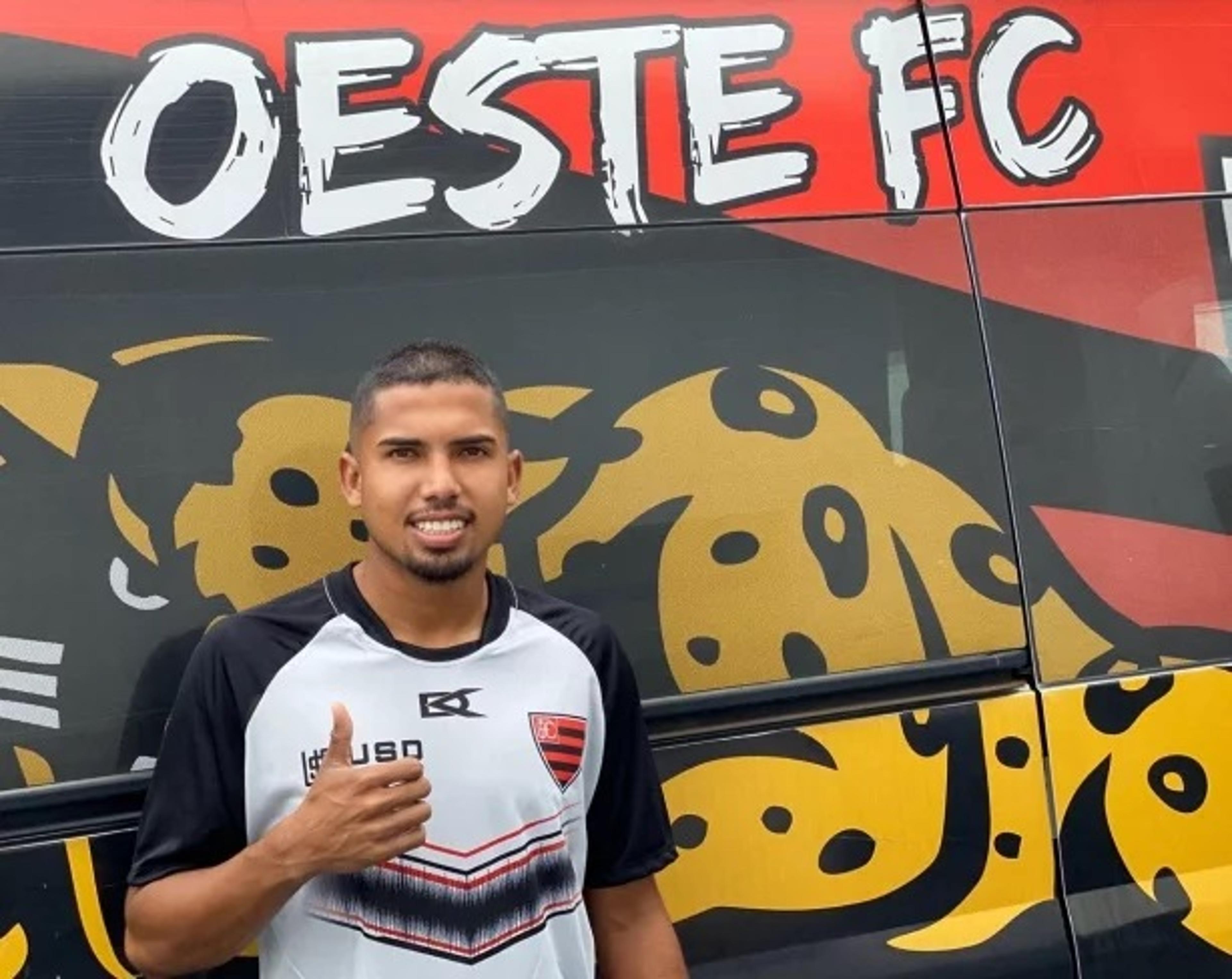 Rael, lateral do Corinthians, inicia os treinos no Oeste visando o Paulistão