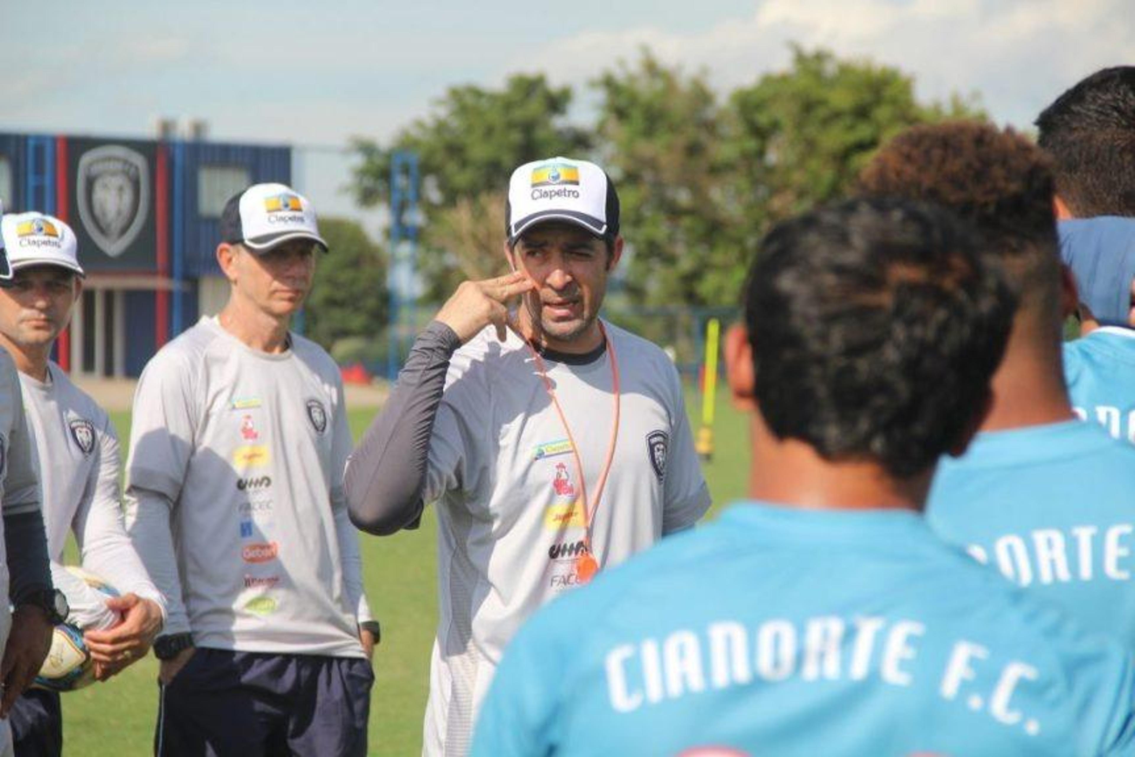 Visando o Paranaense, técnico João Burse aprova a pré-temporada do Cianorte