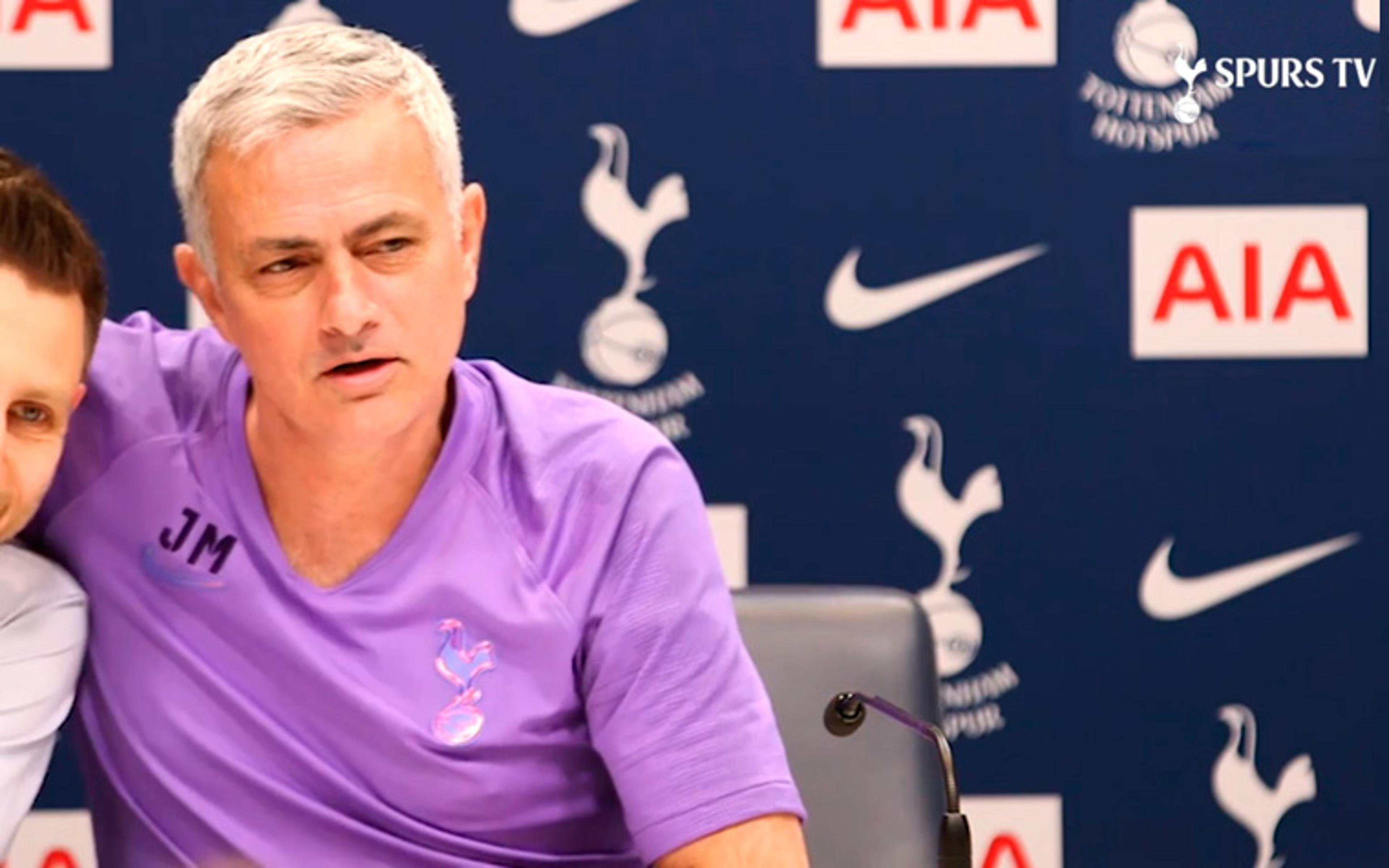 Mourinho brinca com chances do Tottenham vencer o Liverpool: ‘Só eu e o assessor acreditamos’