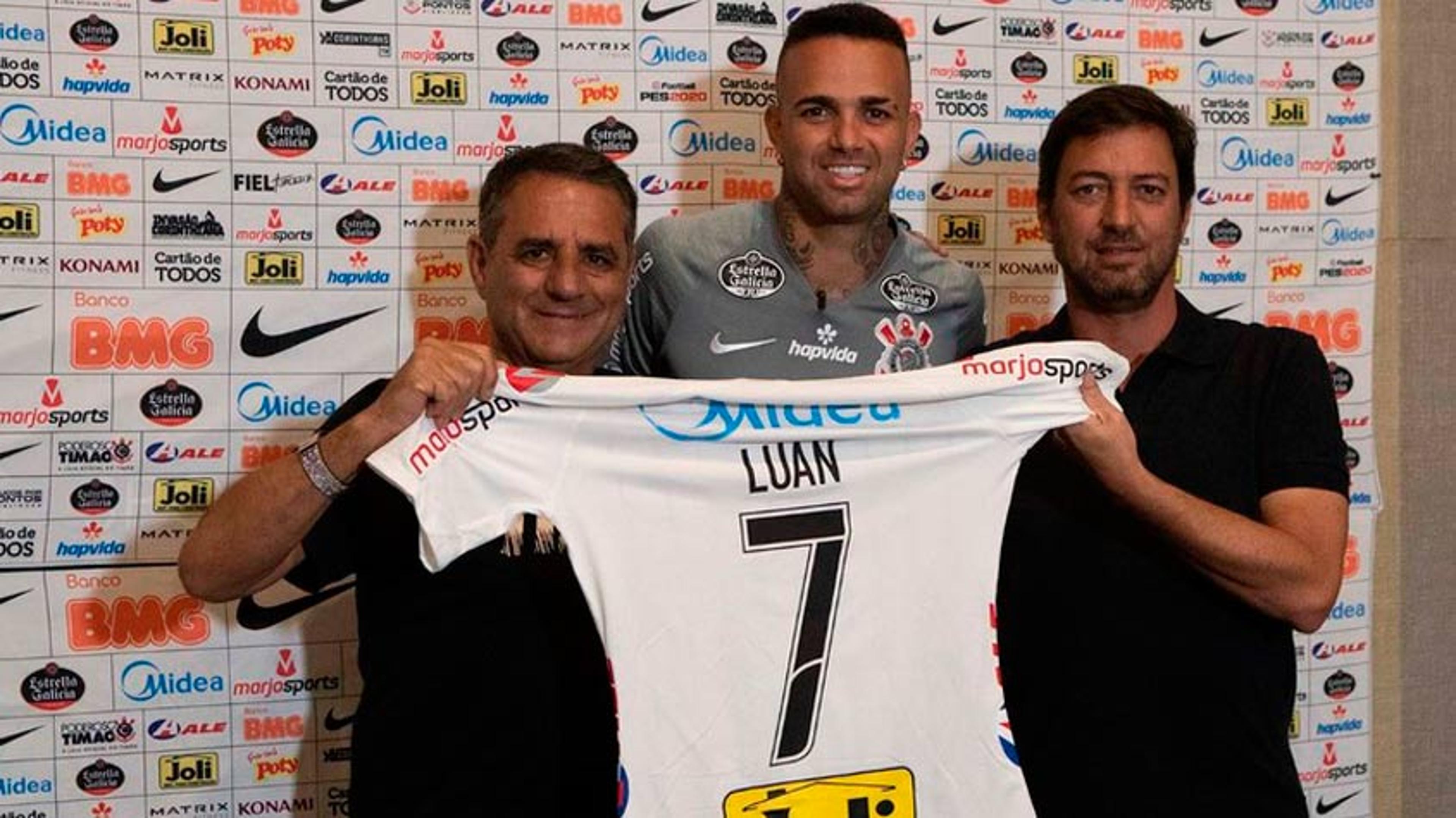 Luan é apresentado no Corinthians: ‘Usava esse uniforme desde pequeno’