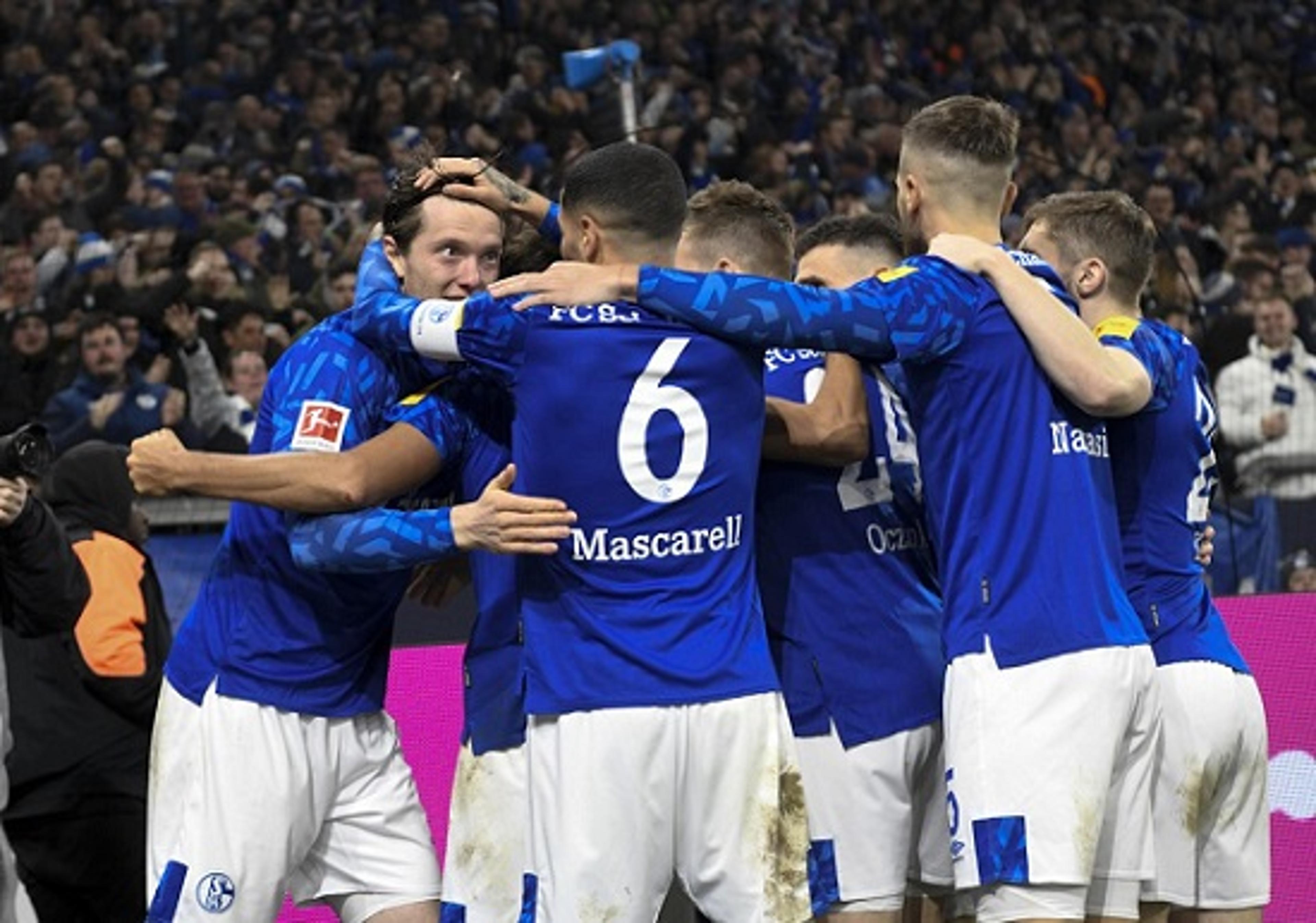 Na volta da Bundesliga, Schalke 04 bate o Borussia Monchengladbach