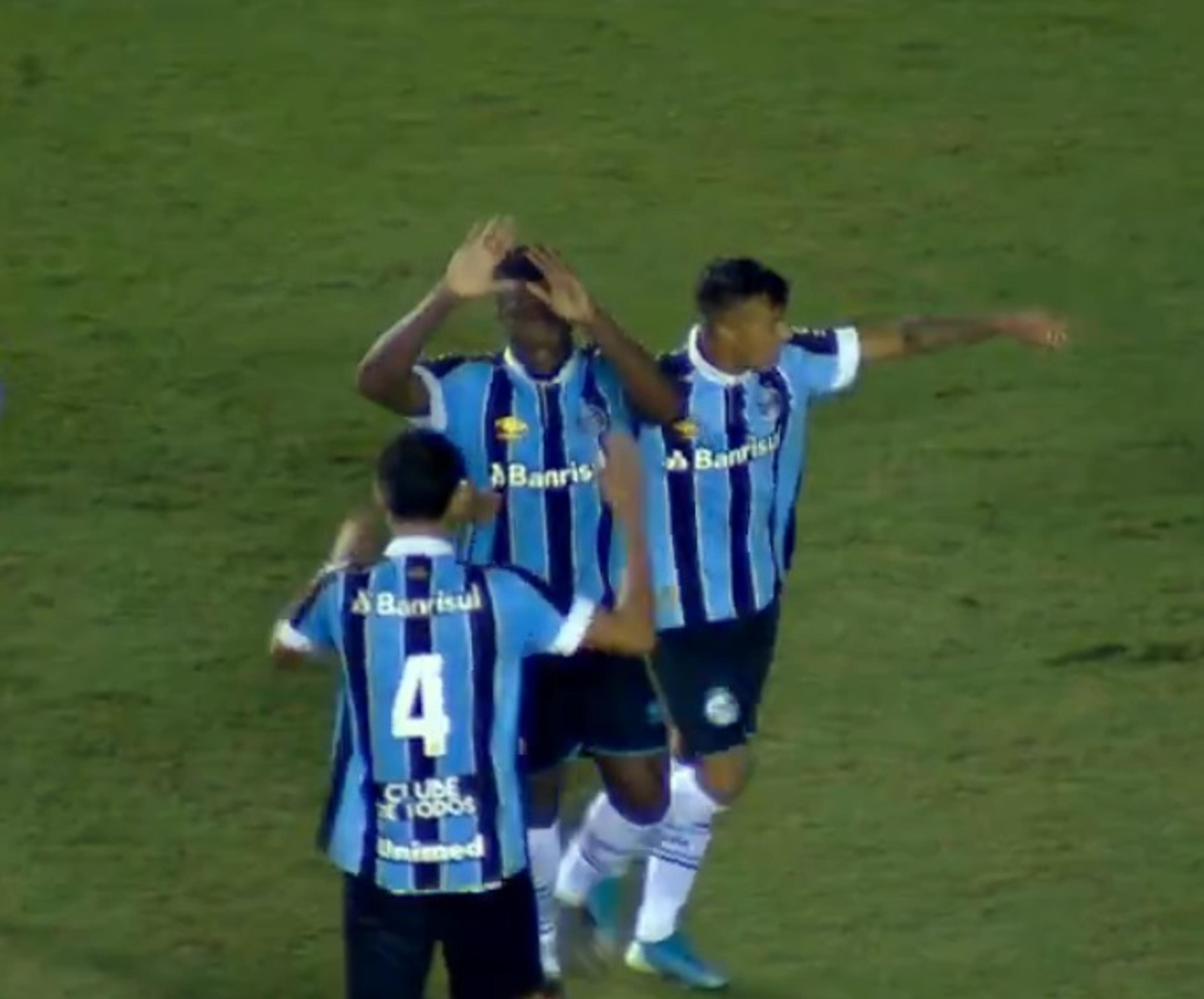 Grêmio bate o Oeste na outra semifinal e garante GreNal na decisão da Copinha